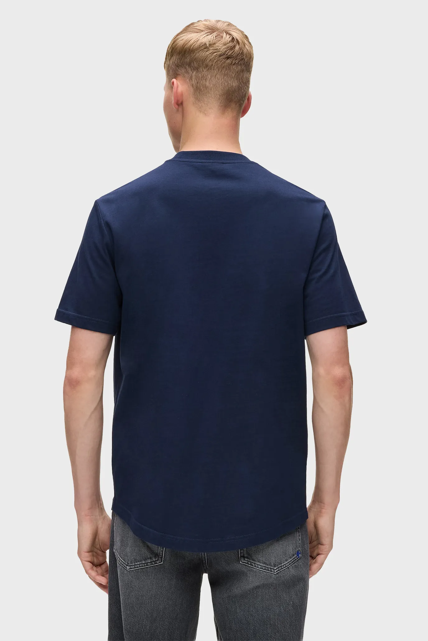 Чоловіча темно-синя футболка embossed 3