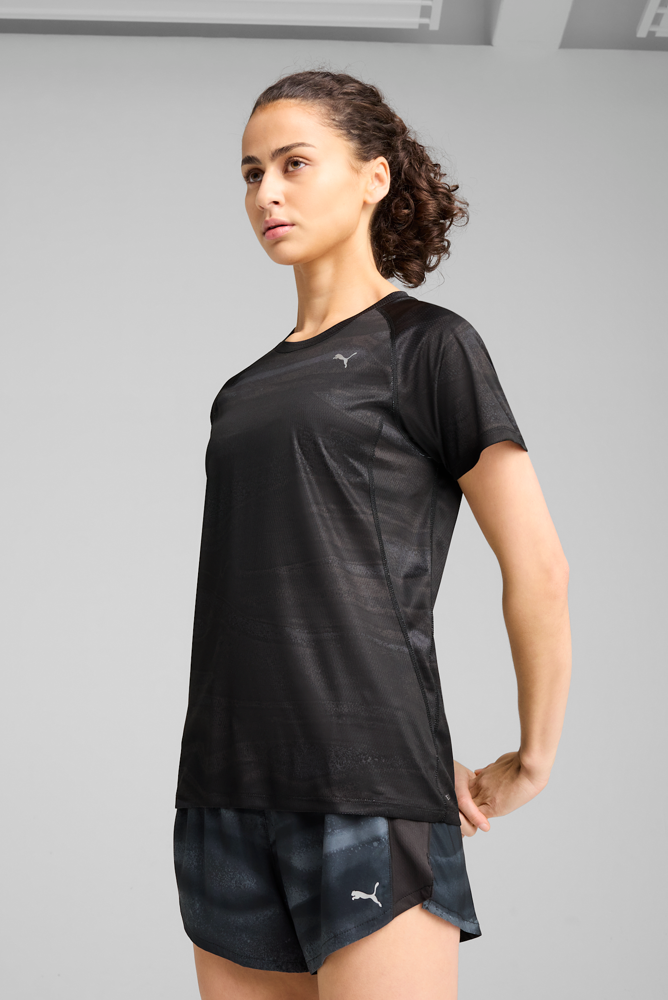 Жіноча чорна футболка з візерунком VELOCITY All-Over-Print Running Tee Women 1