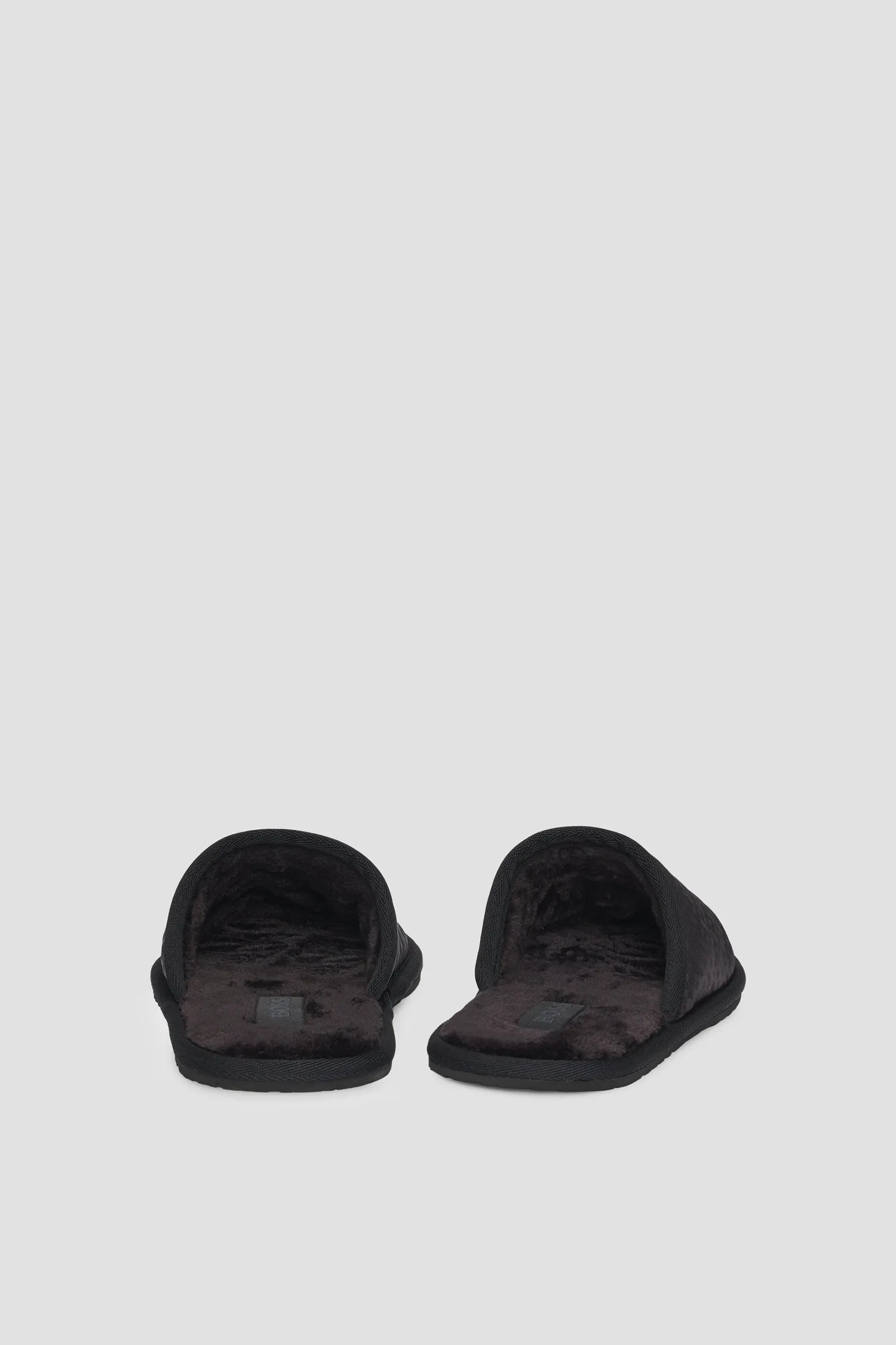 Мужские черные тапочки с узором 4