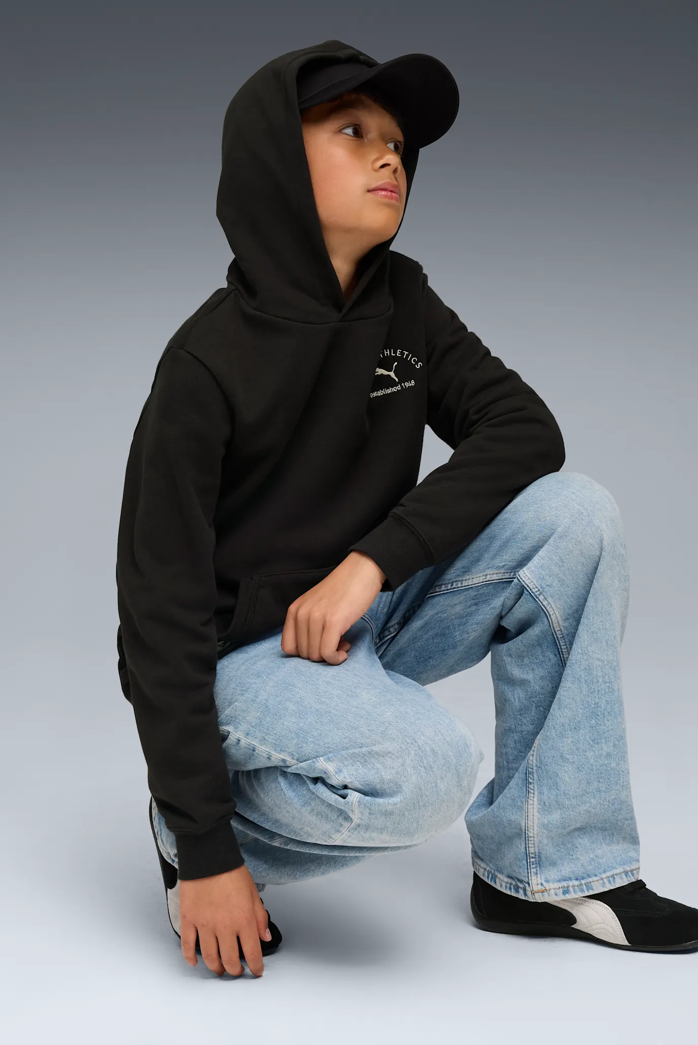 Детское черное худи PUMA Class Graphic Hoodie Youth 2