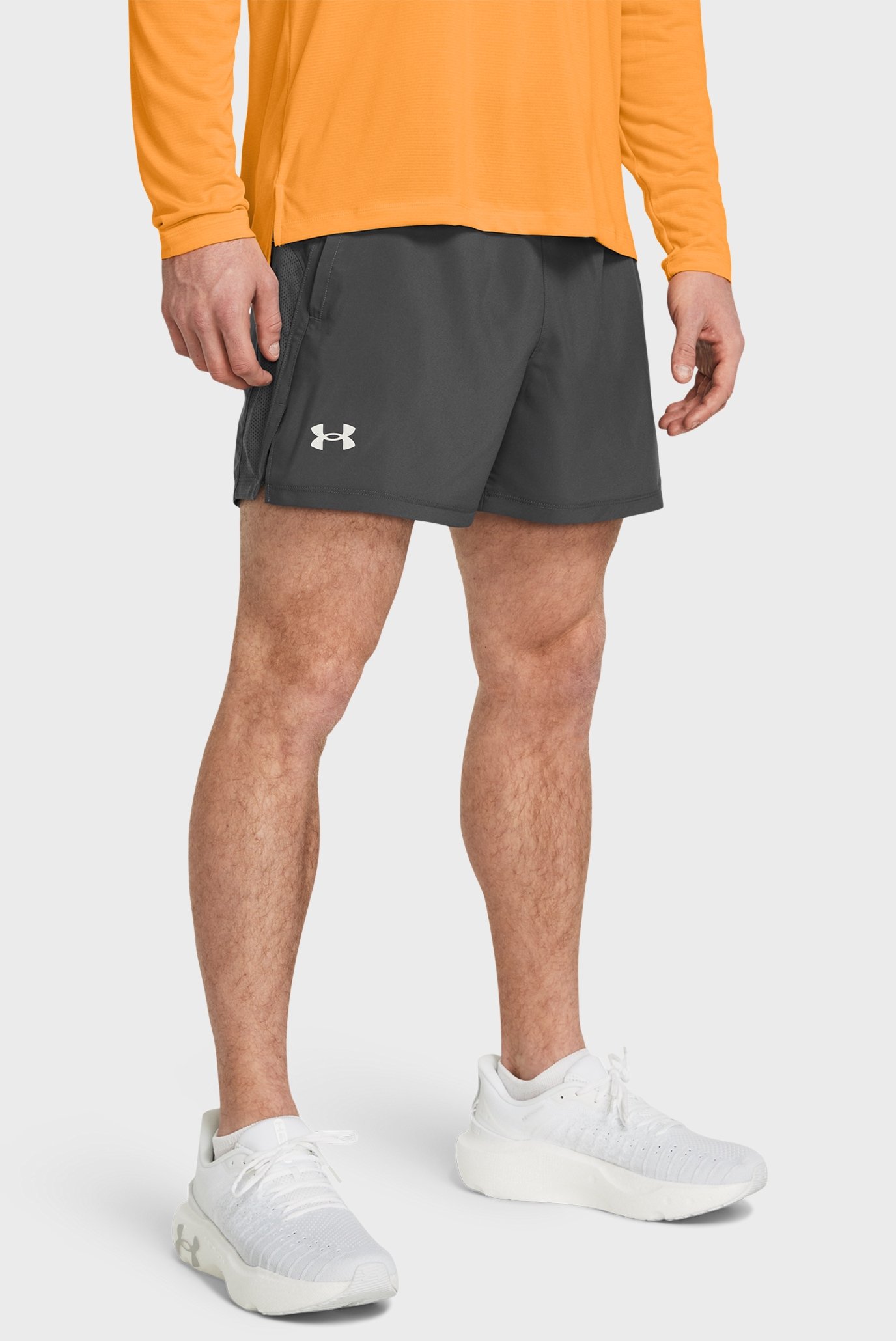 Чоловічі сірі шорти UA LAUNCH 5'' UNLINED SHORTS 1