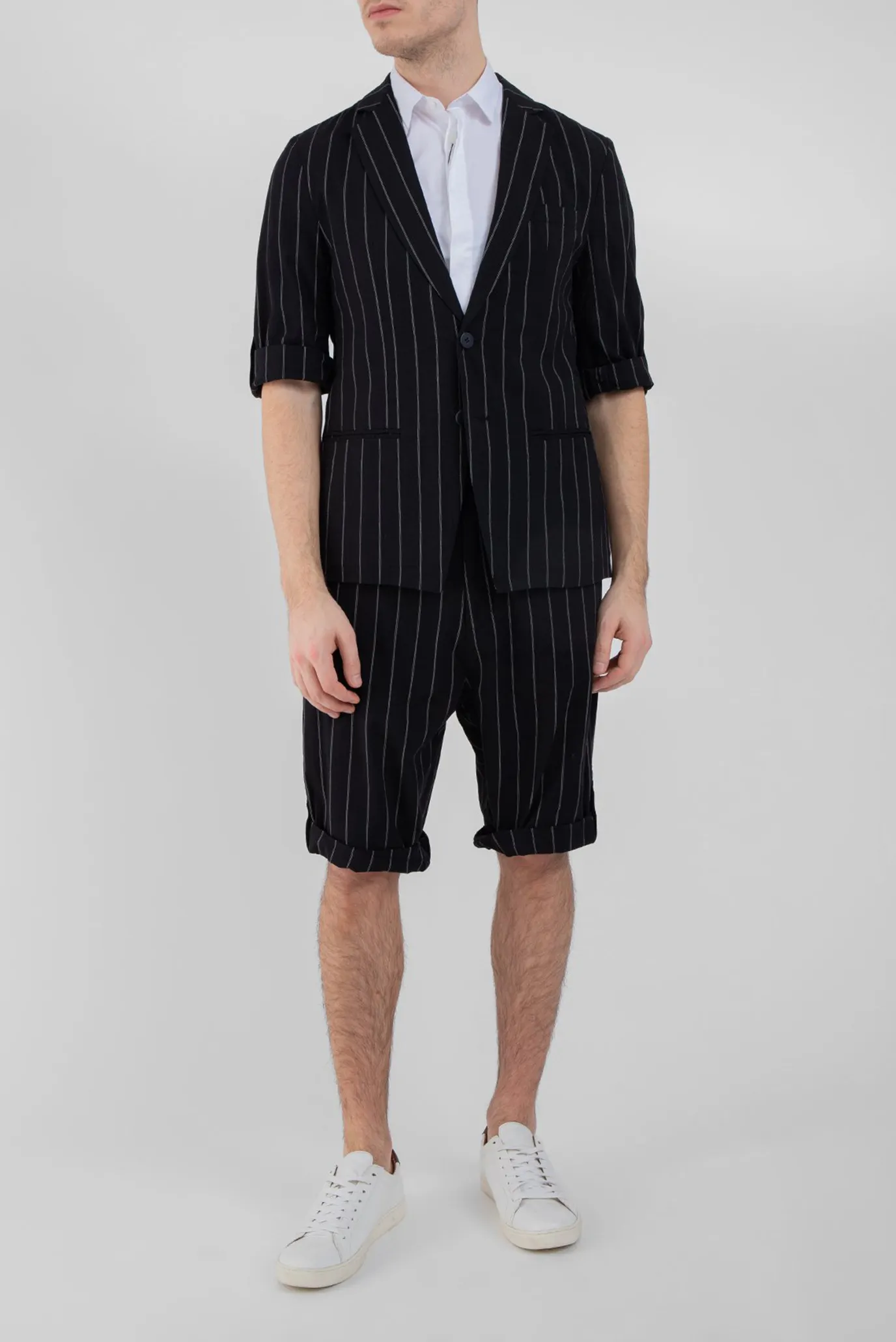 Чоловічий чорний піджак у смужку 2