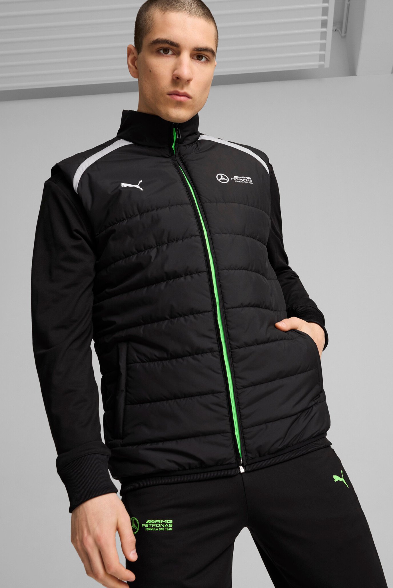 Чоловічий чорний жилет Mercedes-AMG Petronas F1® Padded Gilet Men 1