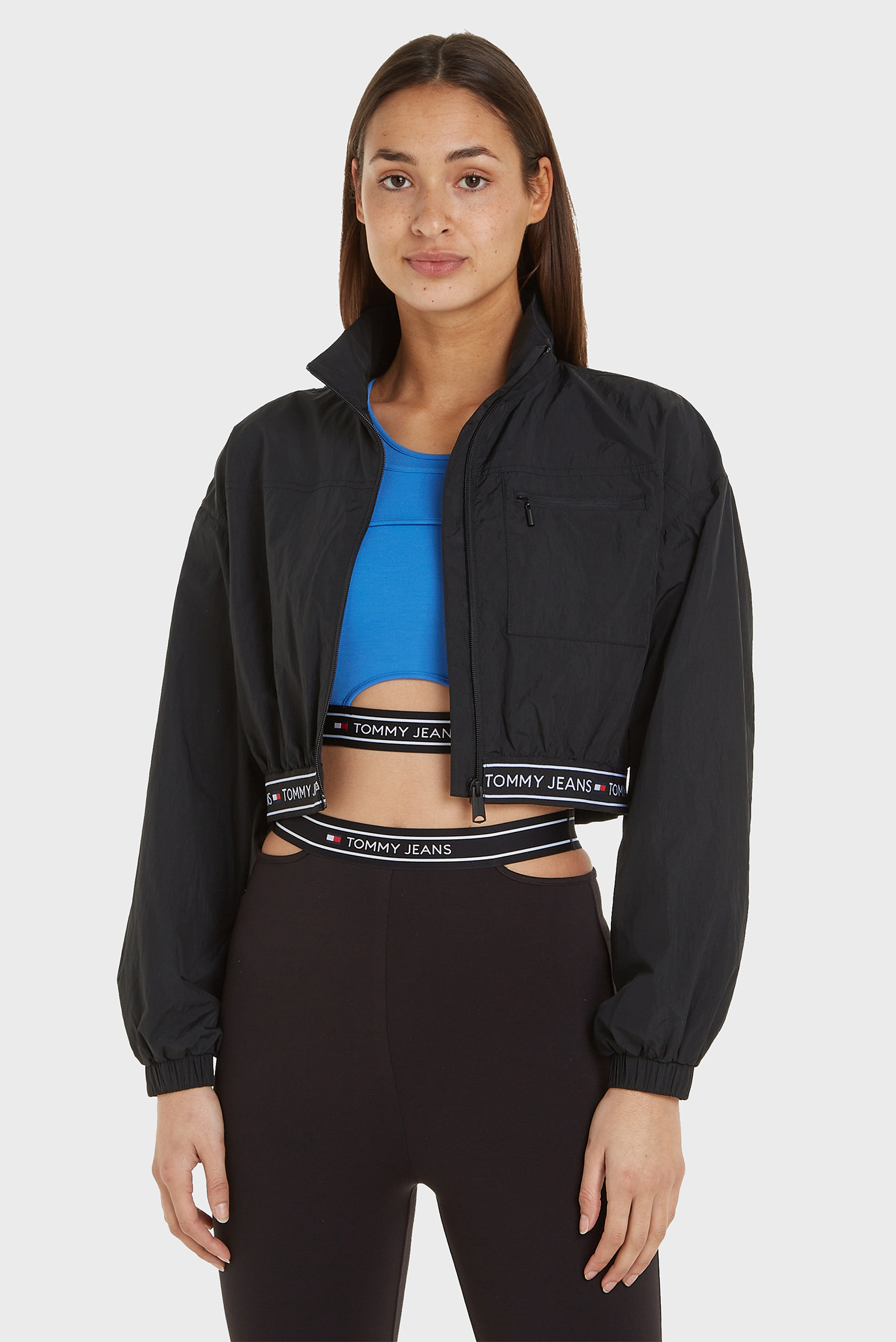 Женская черная ветровка TJW CRP TAPING WINDBREAKER EXT Черный L Tommy Jeans DW0DW17228 Женская черная ветровка TJW CRP TAPING WINDBREAKER EXT Черный L Tommy Jeans DW0DW17228