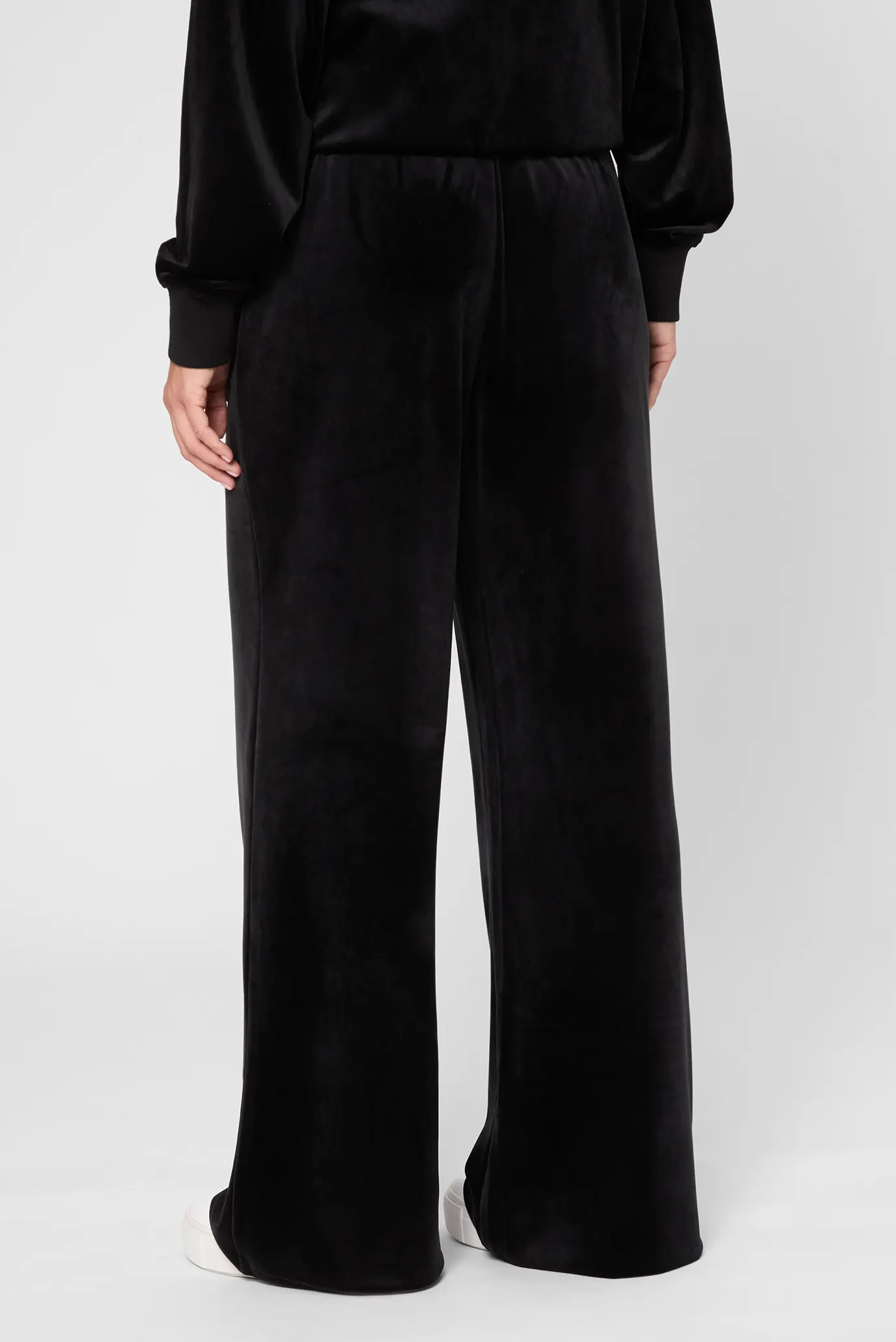 Жіночі чорні велюрові спортивні штани 4