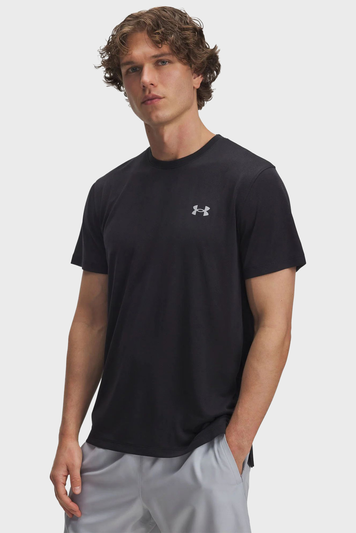 Мужская черная футболка UA Launch Camo SS Черный XXL Under Armour 6006098-002 Мужская черная футболка UA Launch Camo SS Черный XXL Under Armour 6006098-002