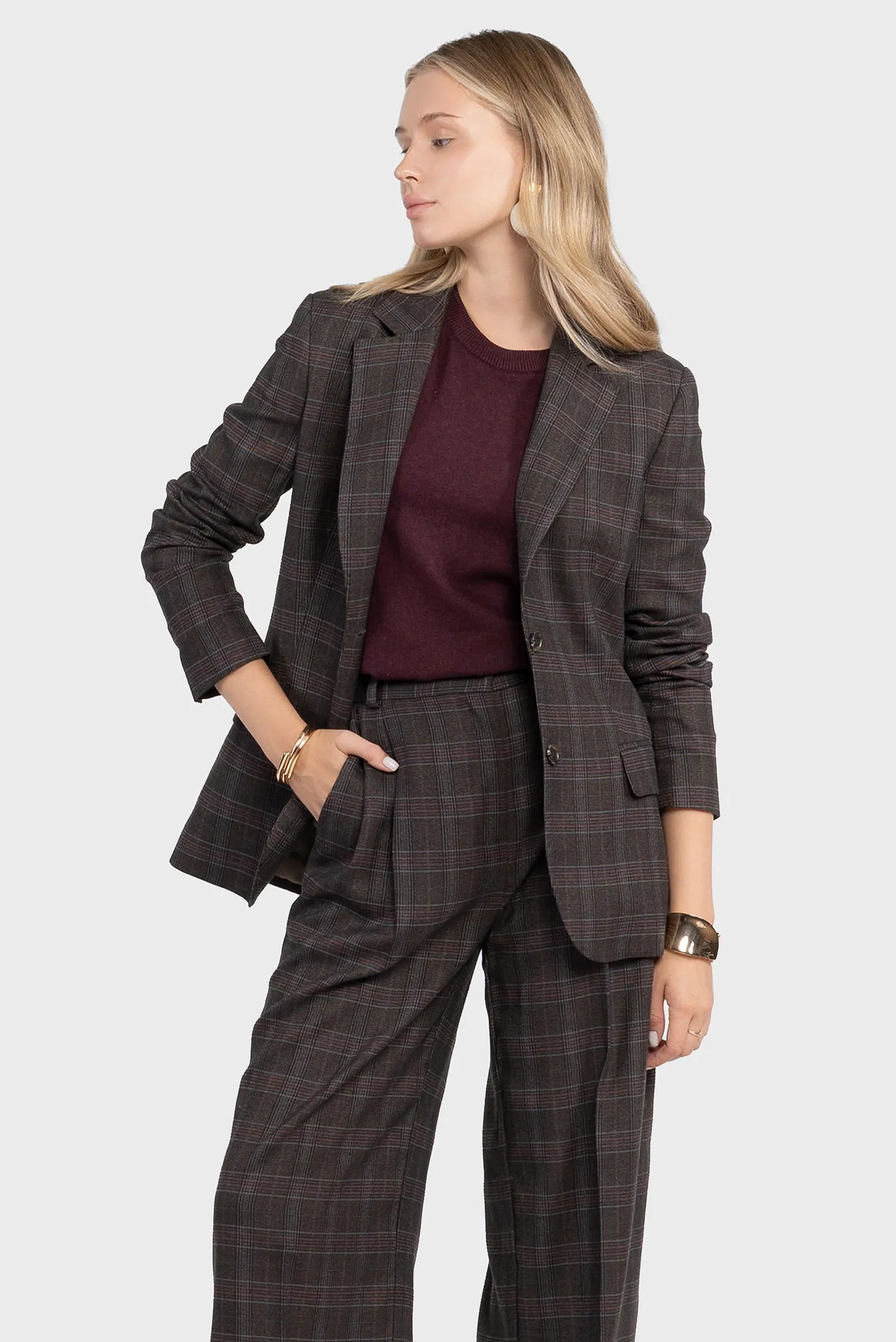 Жіночий темно-коричневий картатий жакет 6