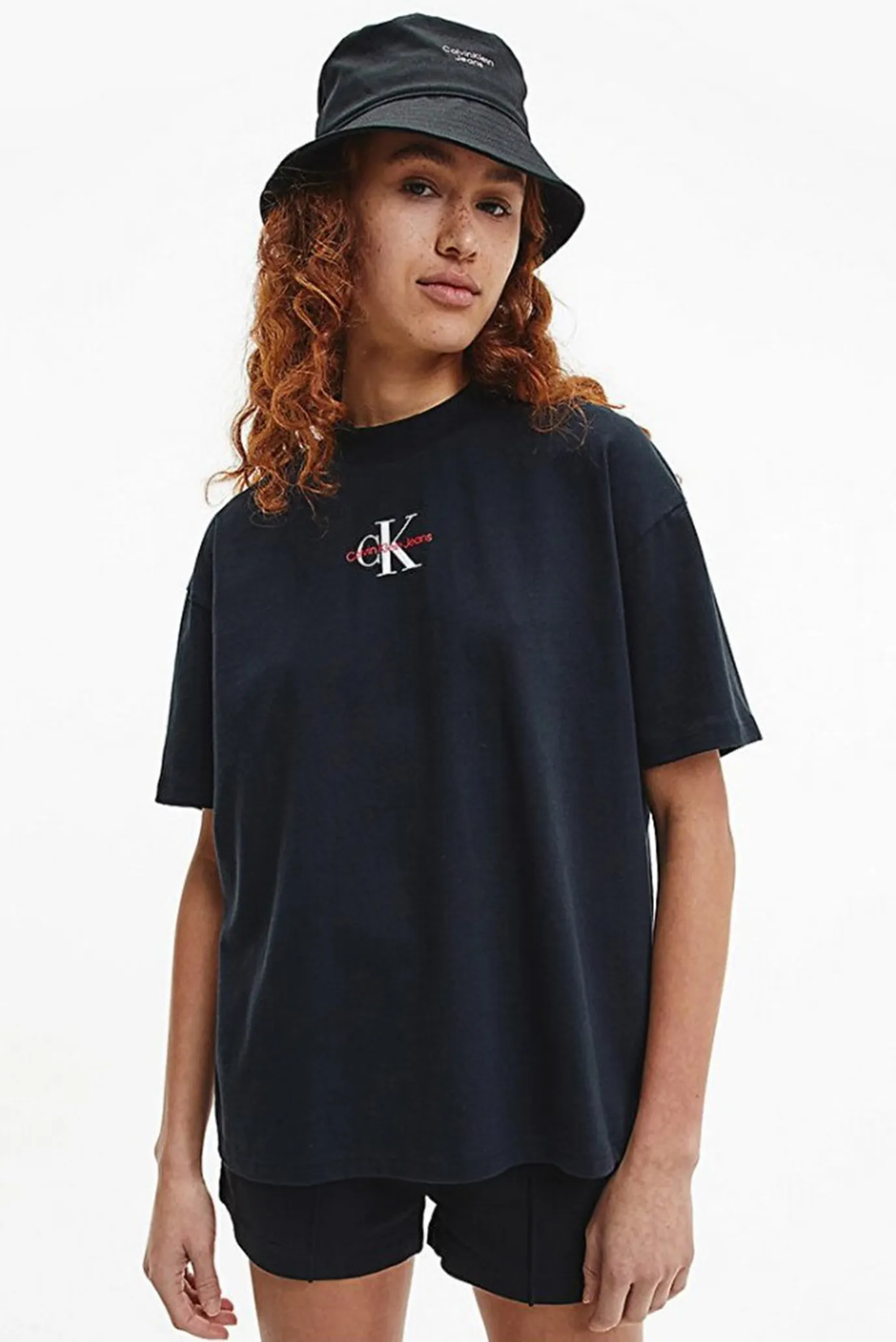 Женская черная футболка MONOGRAM BOYFRIEND FIT TEE Calvin Klein Jeans