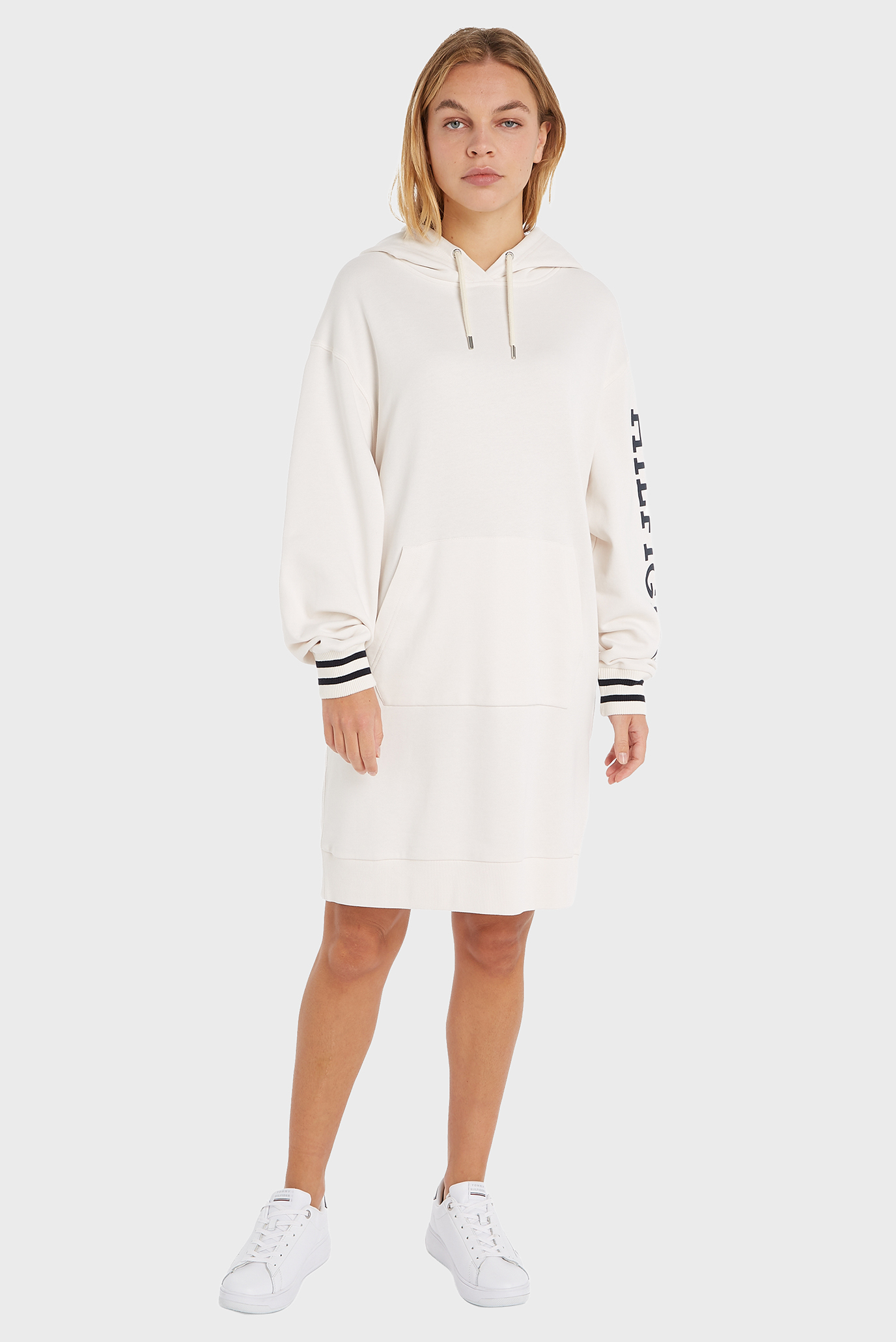 Женское белое платье REG MONOTYPE SLV HOOD SHORT DRS Белый M Tommy Hilfiger WW0WW38844 Женское белое платье REG MONOTYPE SLV HOOD SHORT DRS Белый M Tommy Hilfiger WW0WW38844