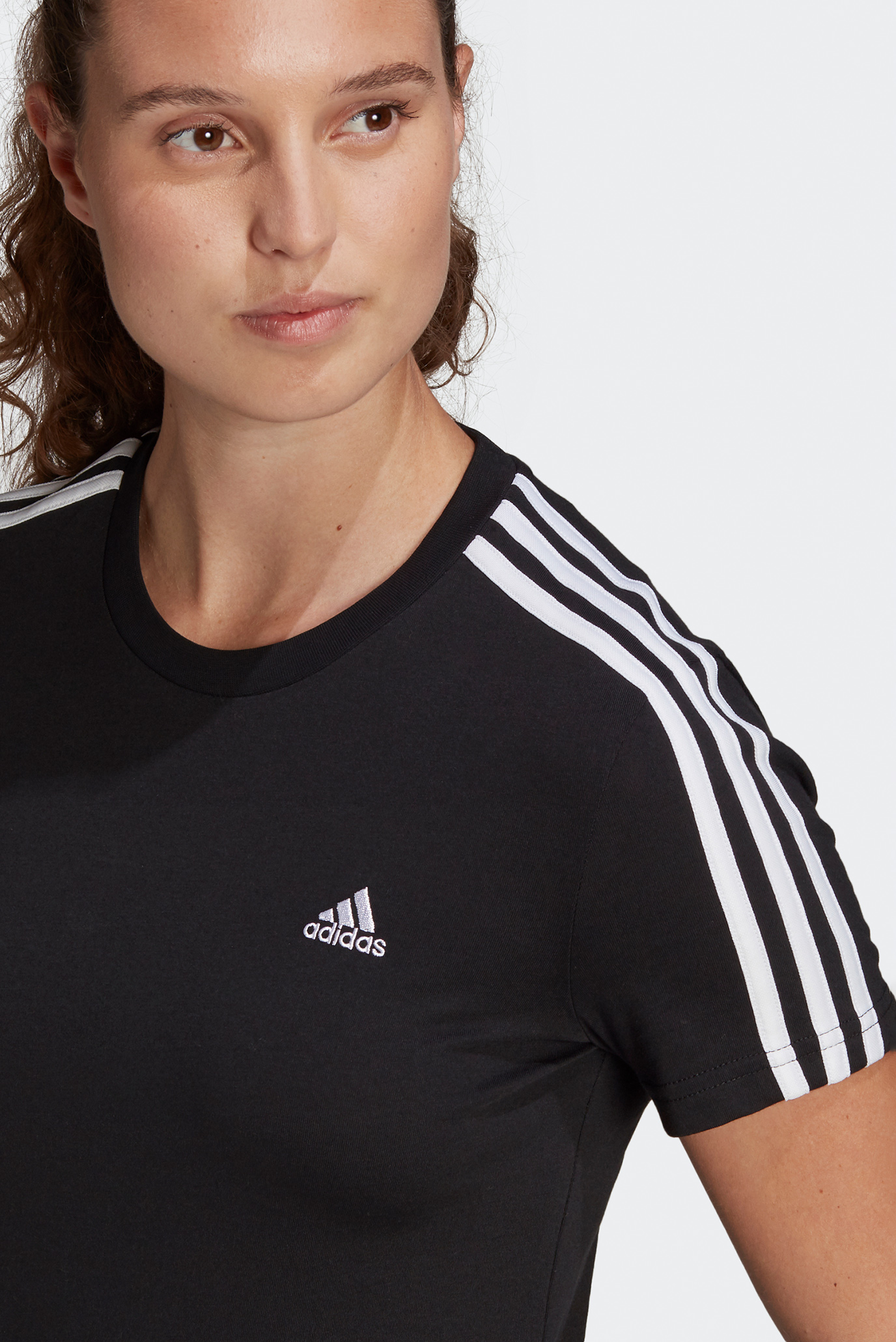 Женская черная футболка Essentials Slim 3-Stripes adidas GL0784 — MD ...