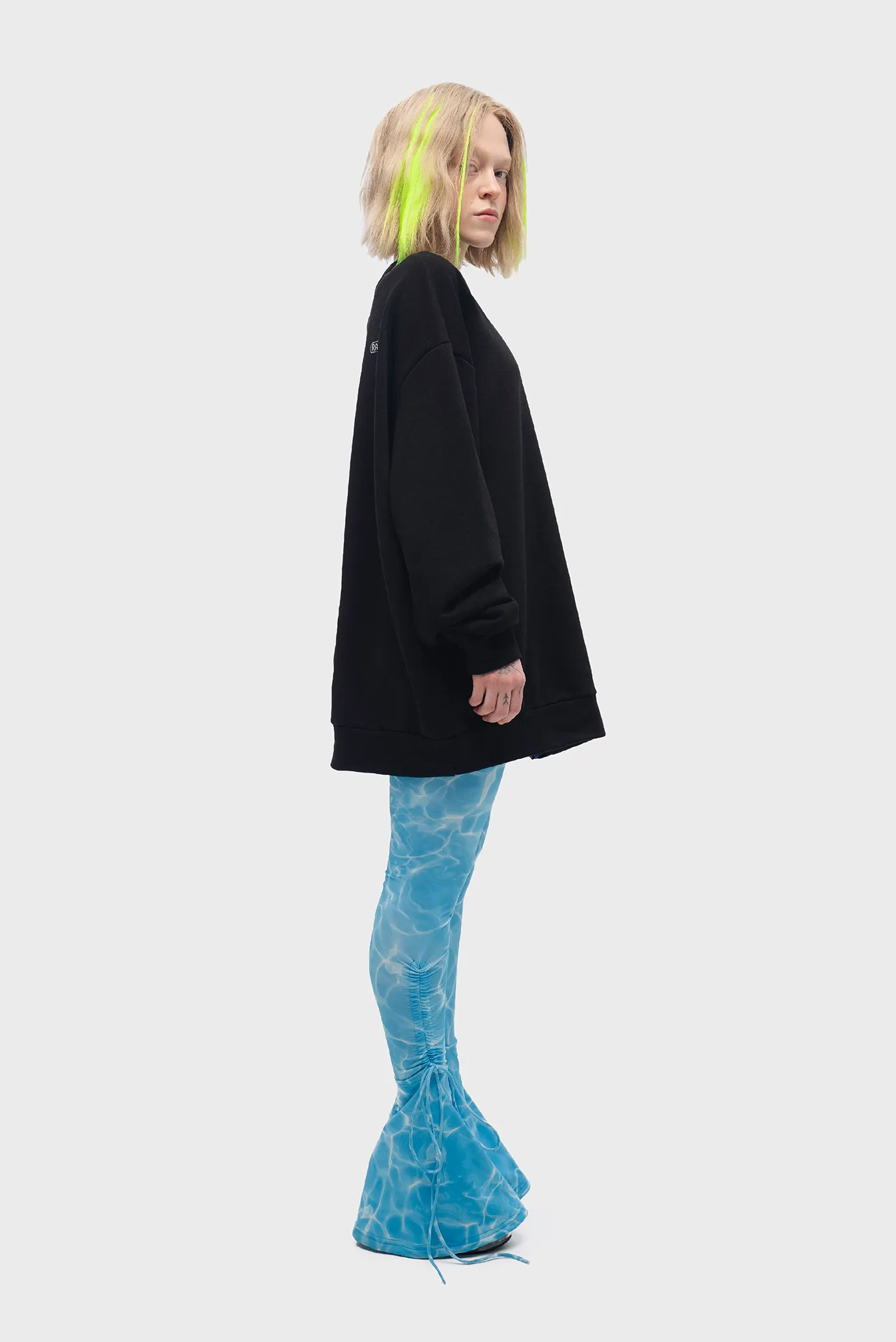 Черный свитшот (унисекс) 3