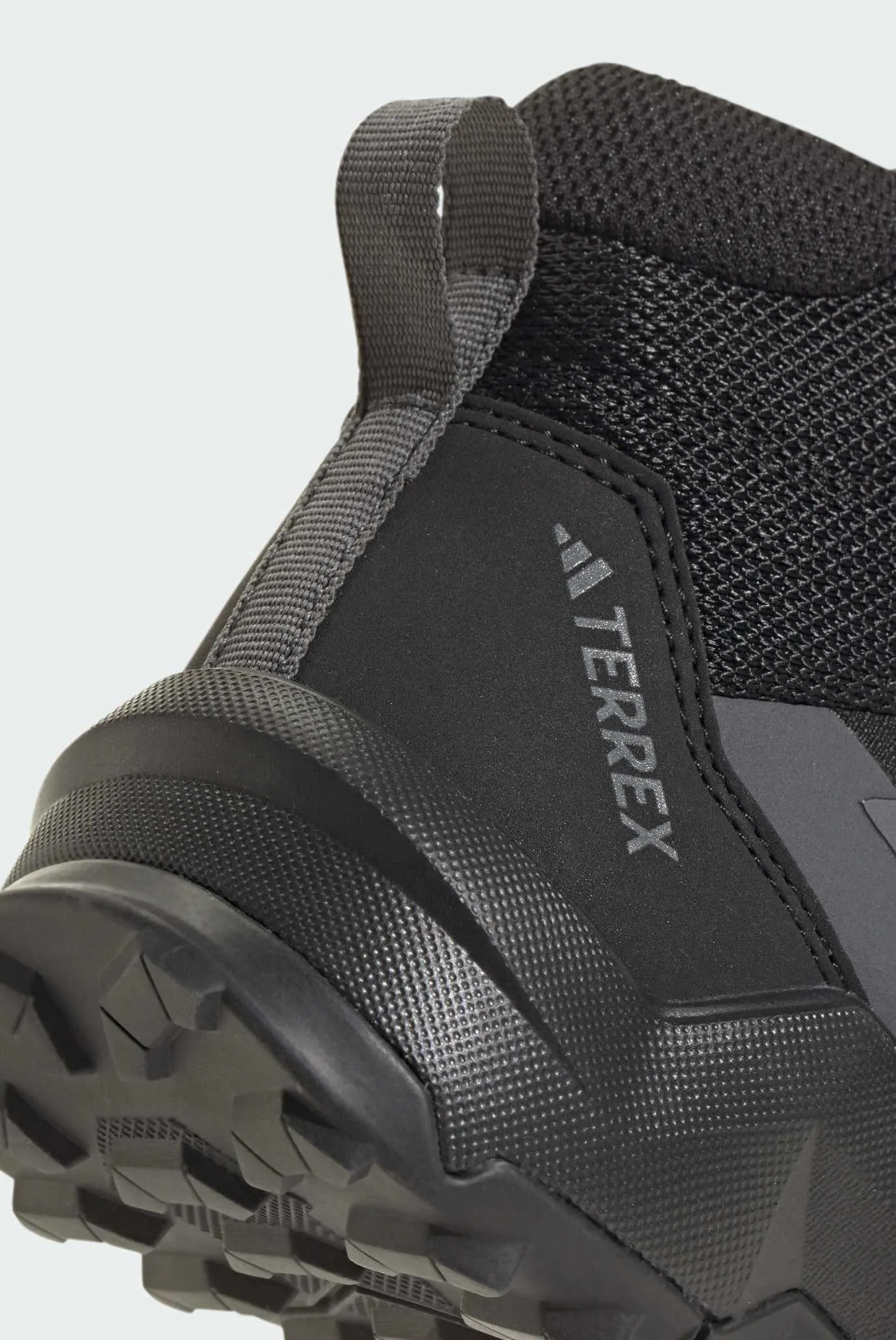 Дитячі чорні хайтопи Terrex Ax4r Mid Rain.Rdy 8