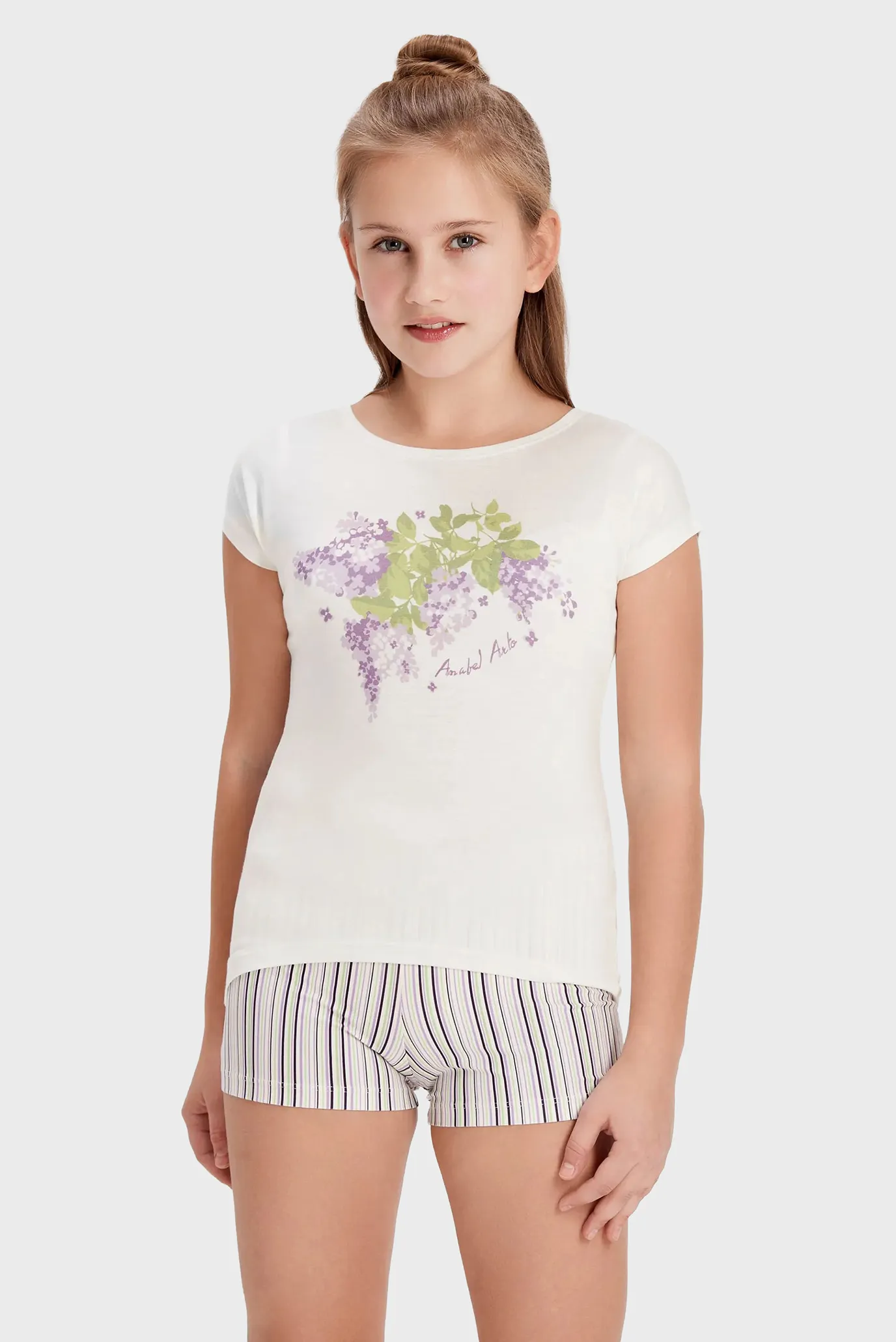 Детская белая пижама (футболка, шорты) 1