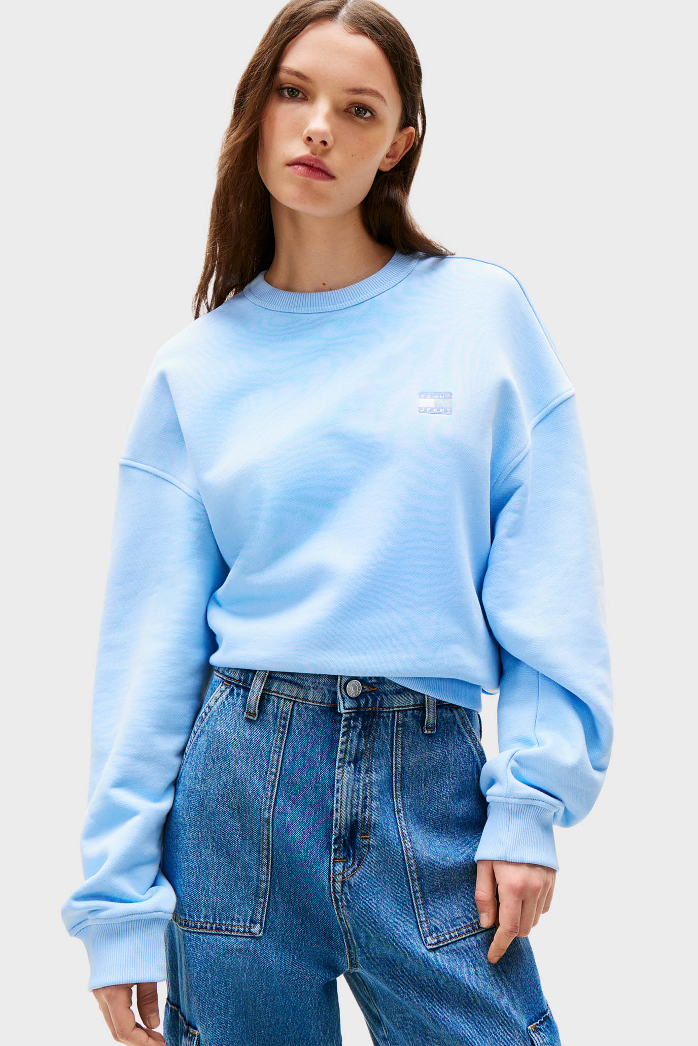 Женский голубой свитшот BXY BADGE CREW Голубой M Tommy Jeans DW0DW19408 Женский голубой свитшот BXY BADGE CREW Голубой M Tommy Jeans DW0DW19408