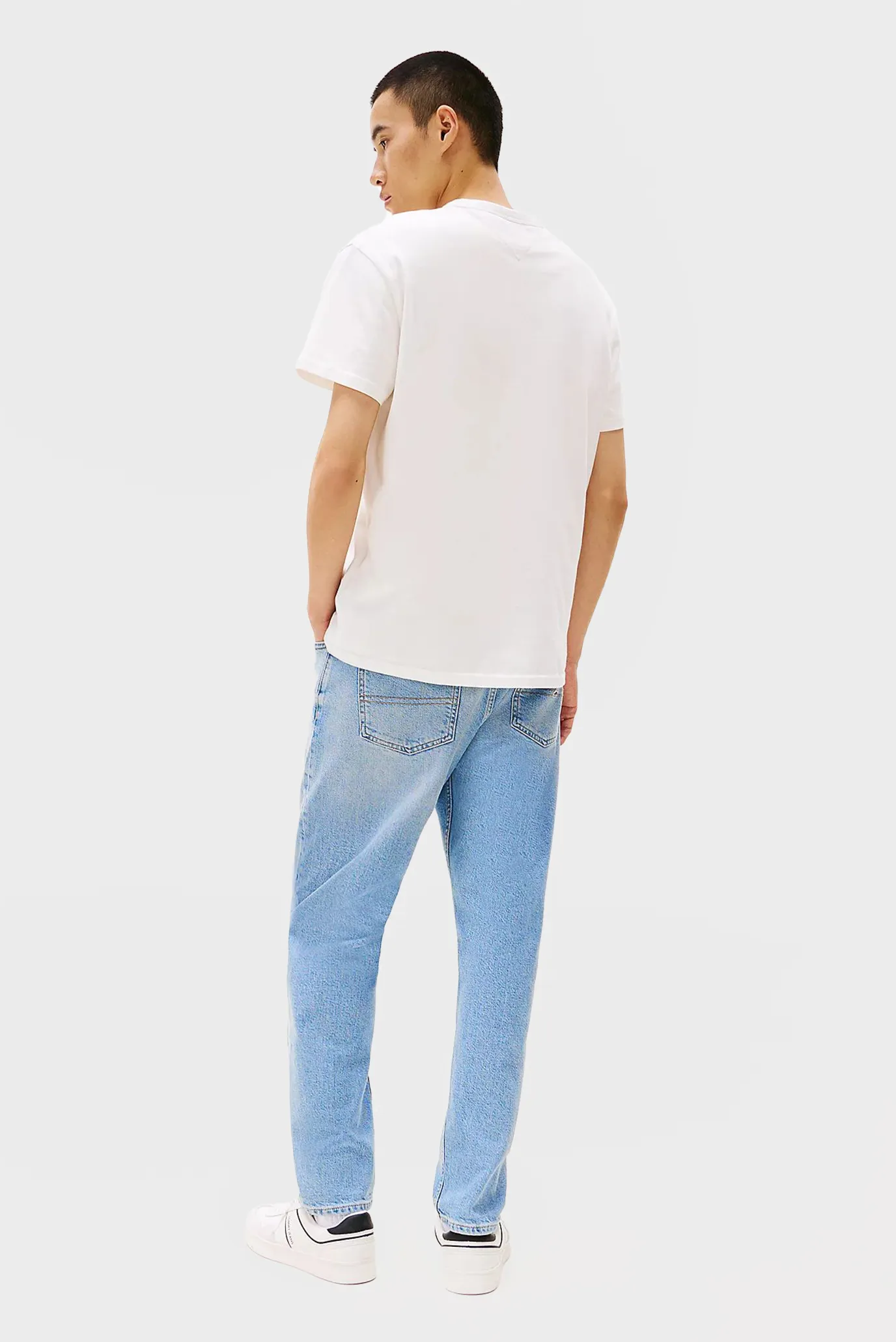 Мужская белая футболка TJM REG BADGE 3