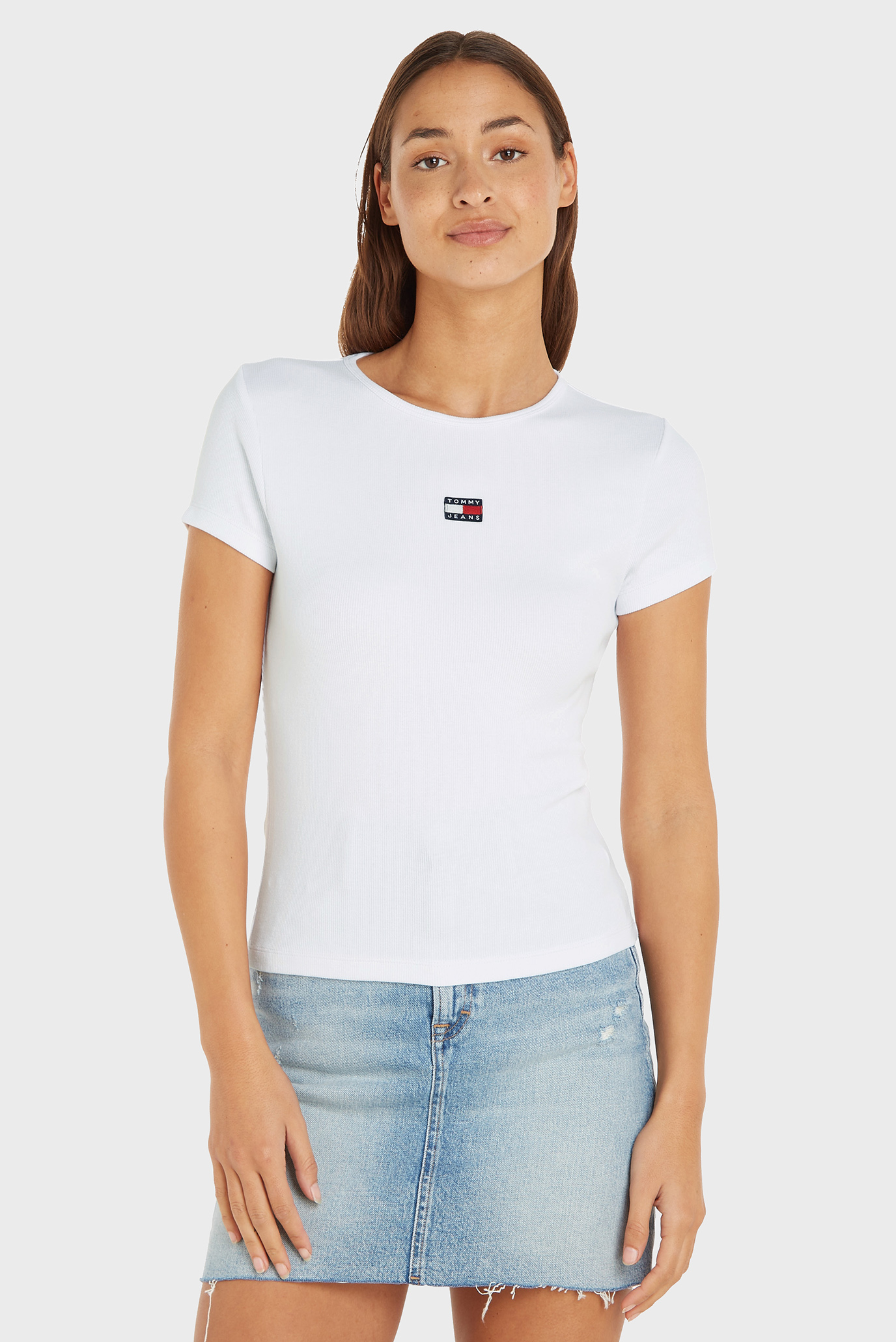 Женская белая футболка TJW BBY XS BADGE RIB TEE Белый XS Tommy Jeans DW0DW16259 Женская белая футболка TJW BBY XS BADGE RIB TEE Белый XS Tommy Jeans DW0DW16259