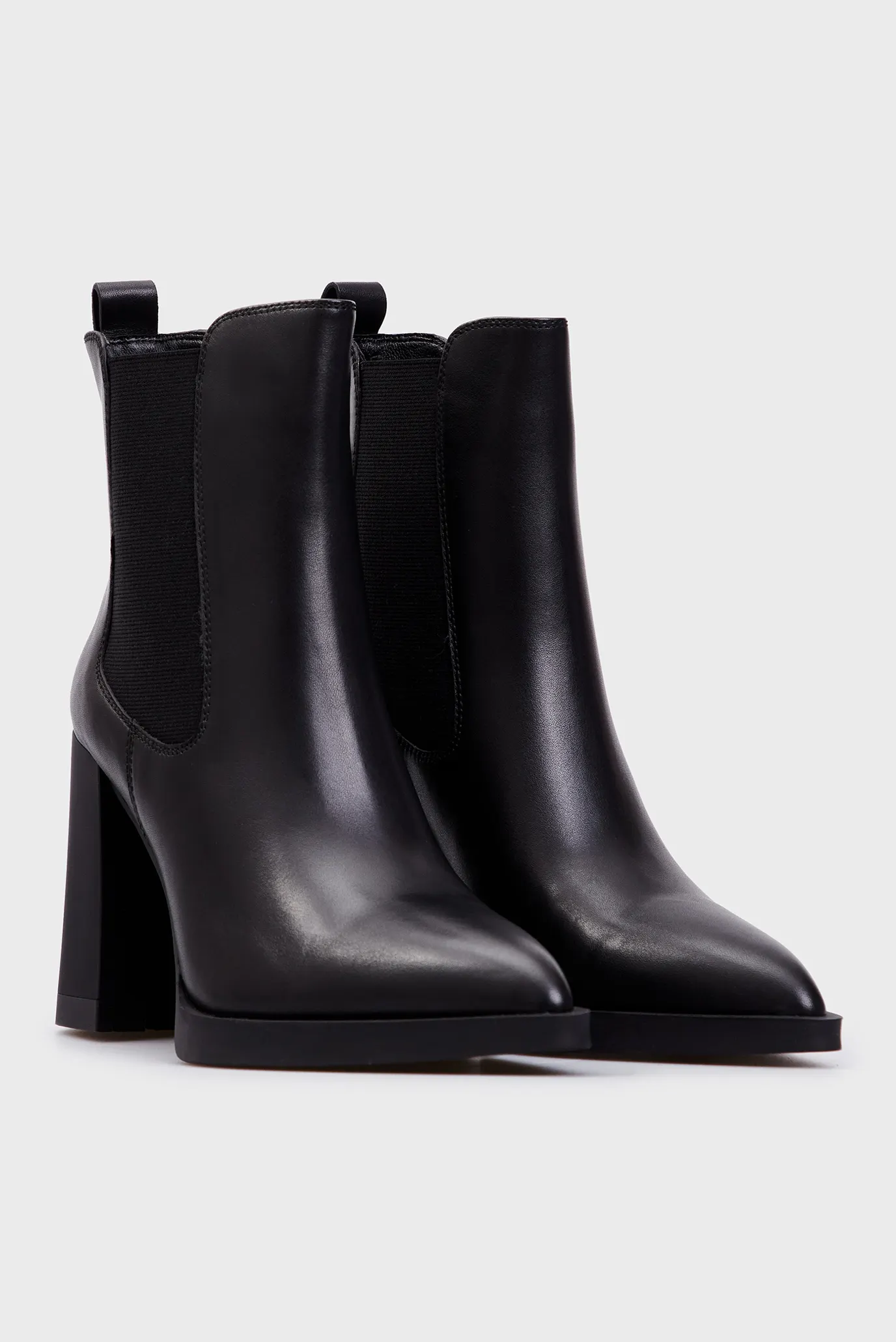 Женские черные кожаные ботильоны Teya 3