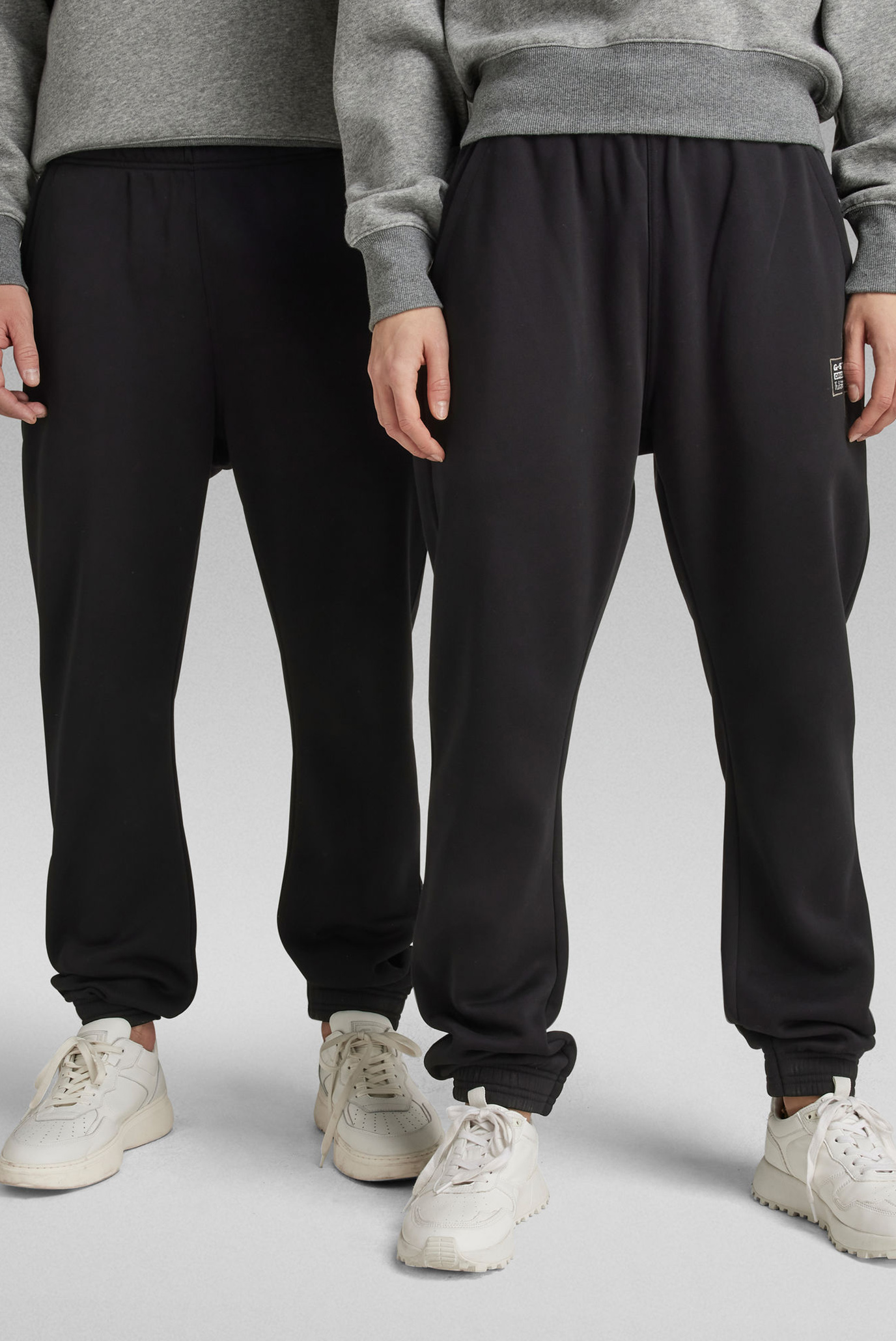 Черные спортивные брюки core oversized (унисекс) 1