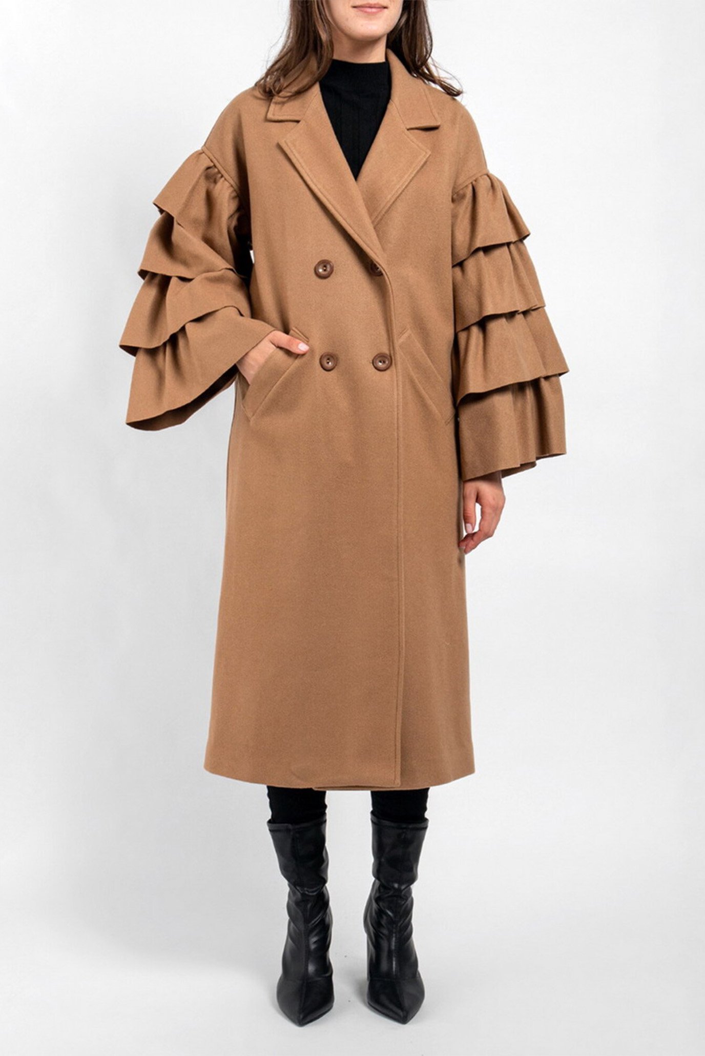 Женское бежевое пальто 1