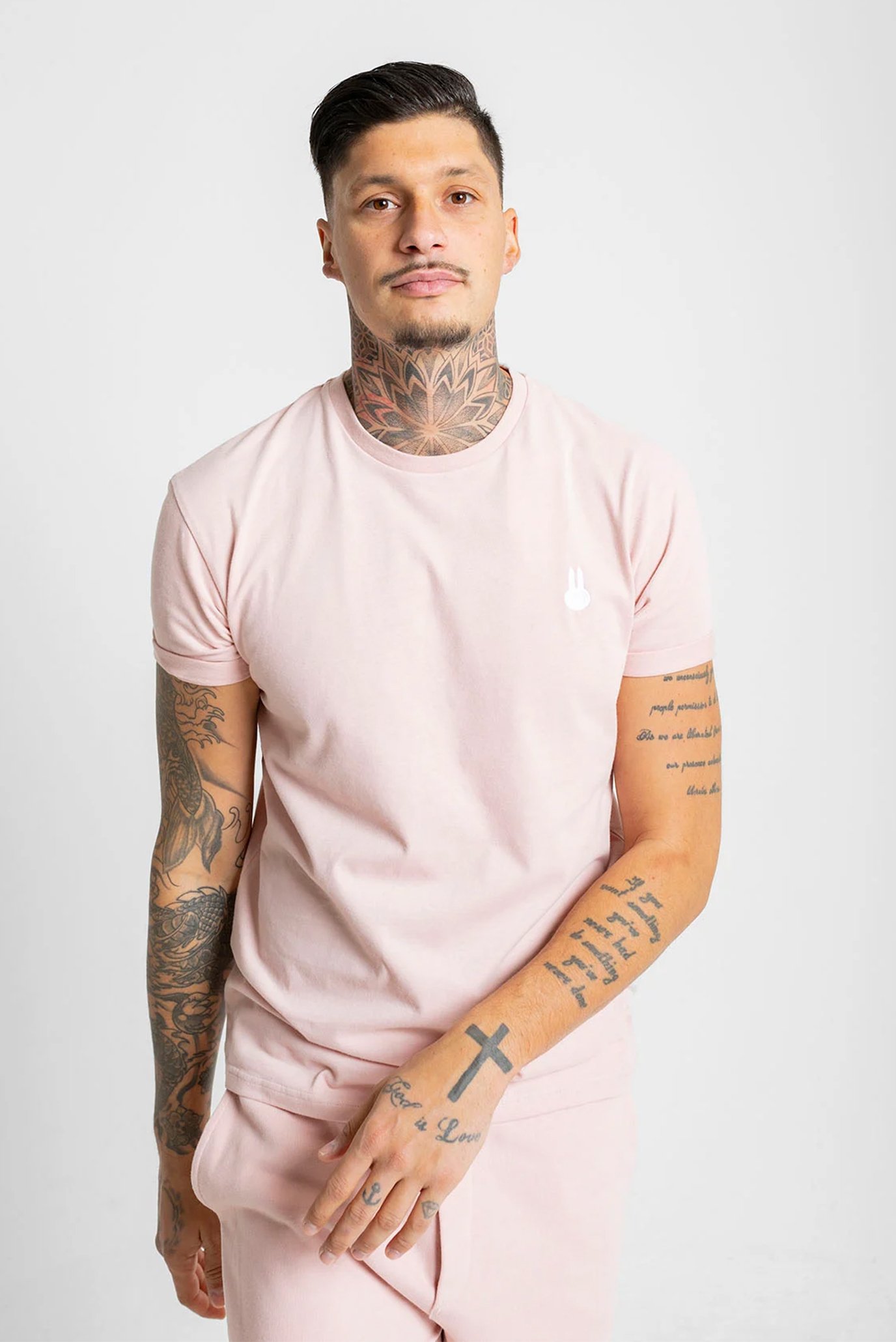 Мужская розовая футболка Regular 1