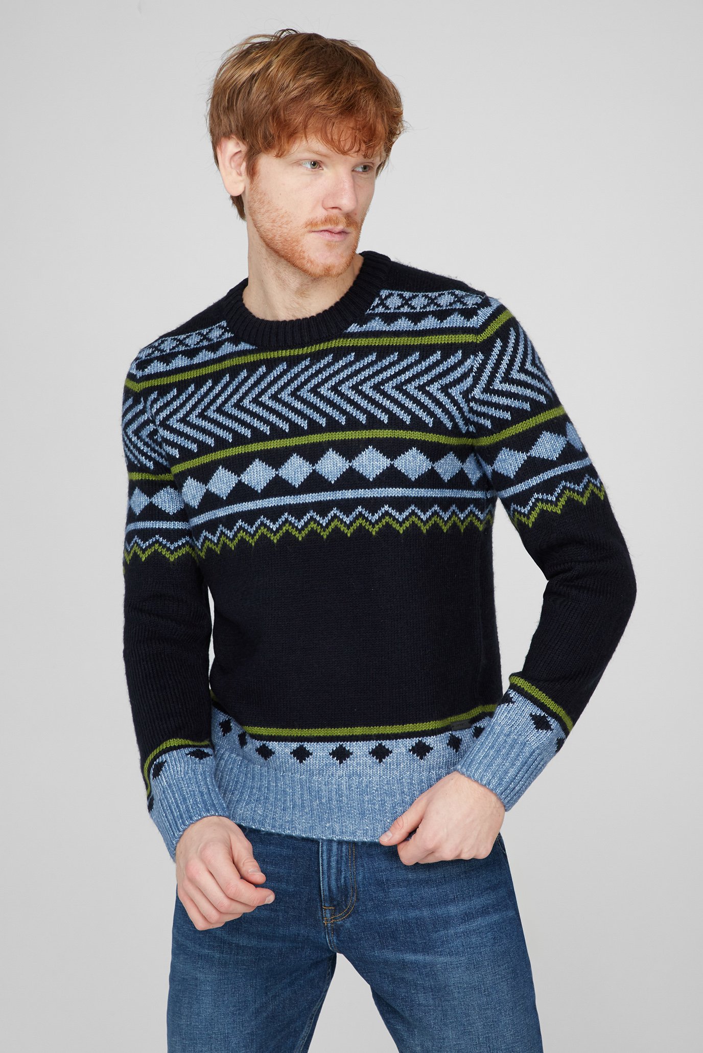 Мужской темно-синий свитер с узором 1