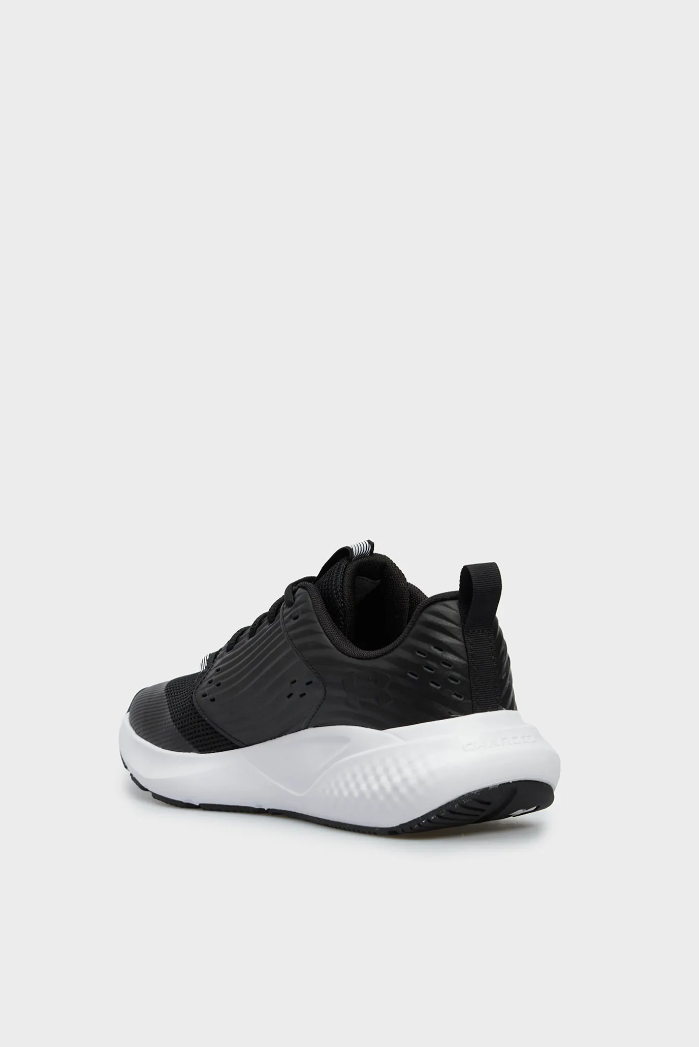 Чоловічі чорні шкіряні кросівки UA Charged Commit TR 4 5