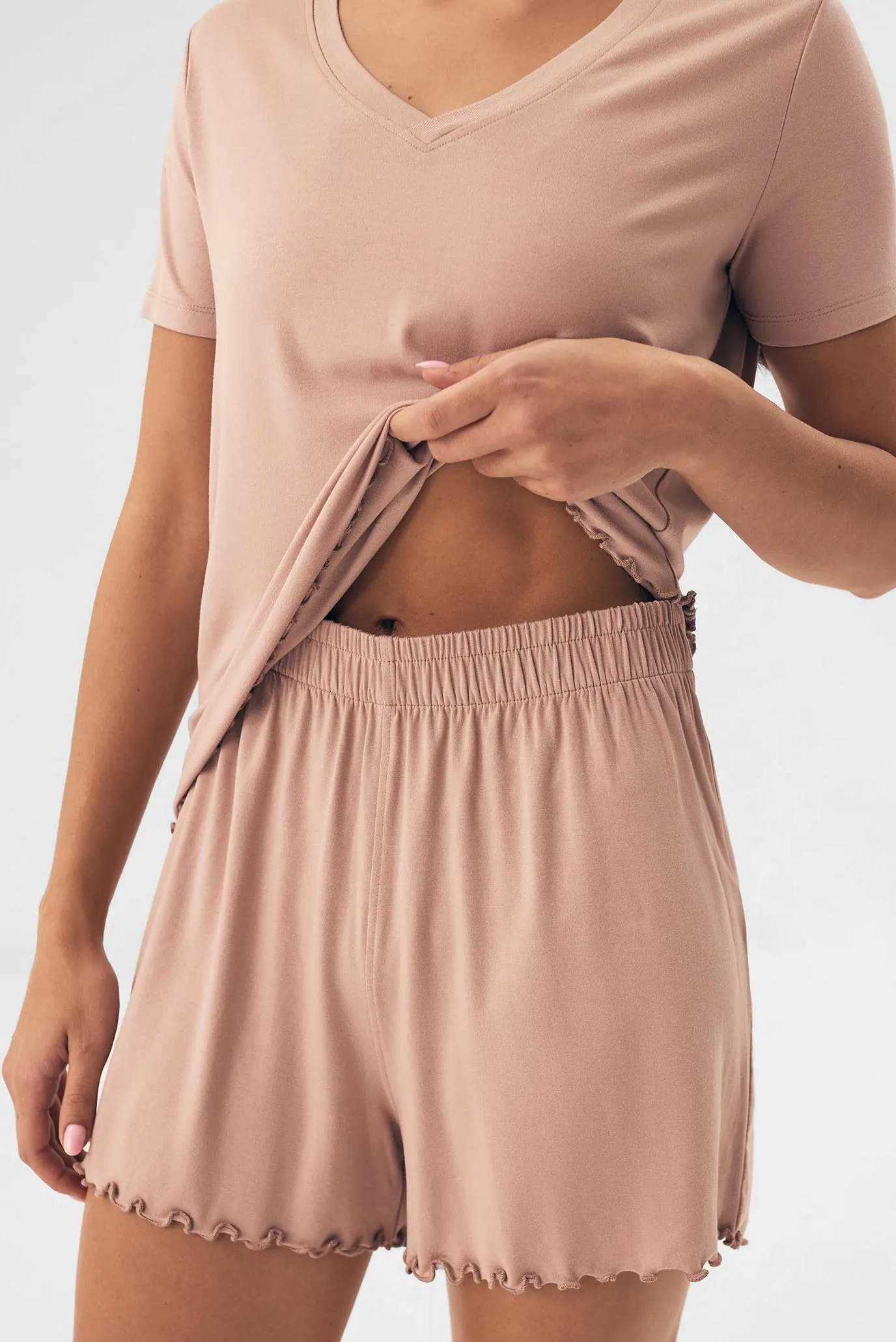 Жіноча бежева піжама (футболка, шорти) Noves 4