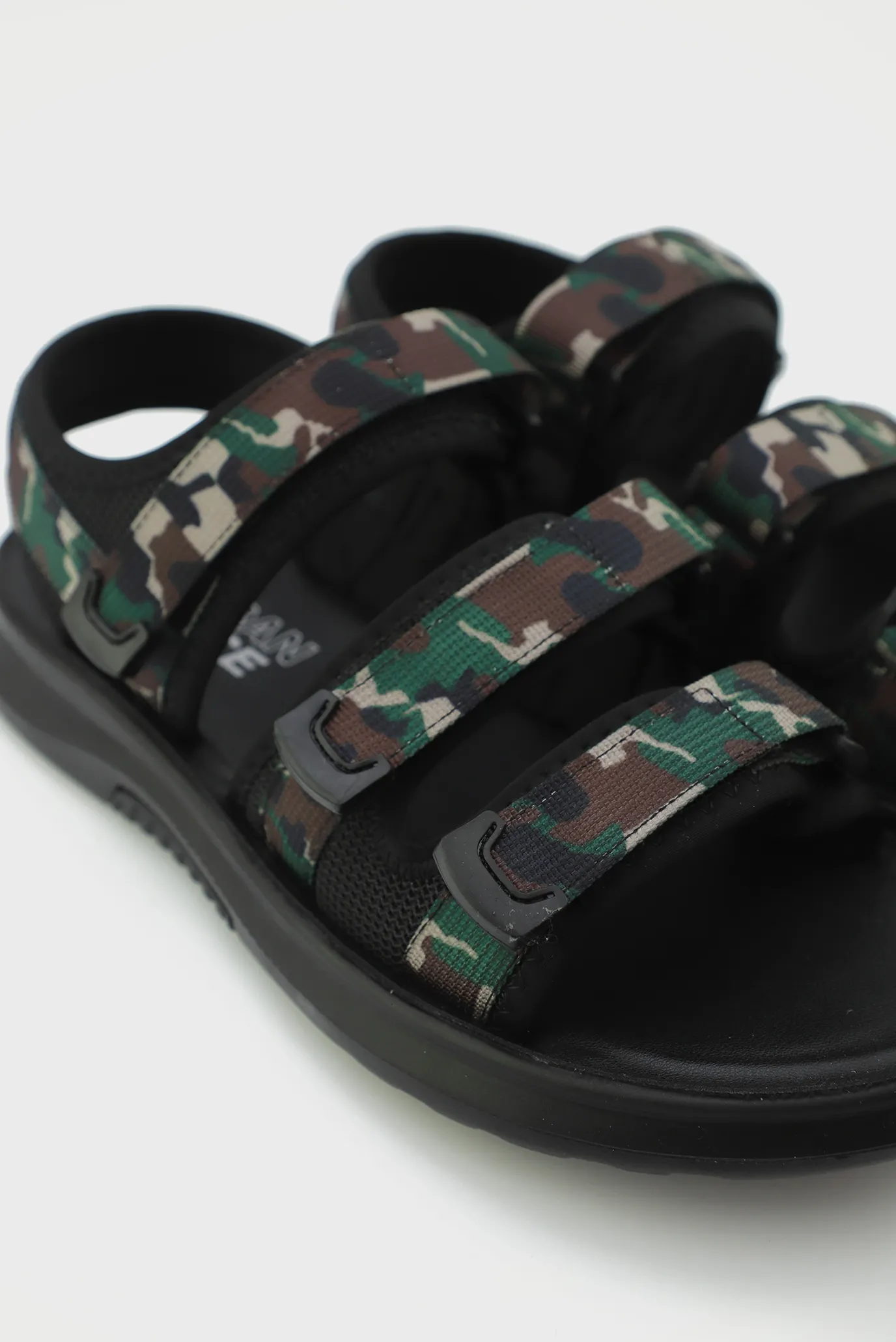 Мужские камуфляжные сандалии 2