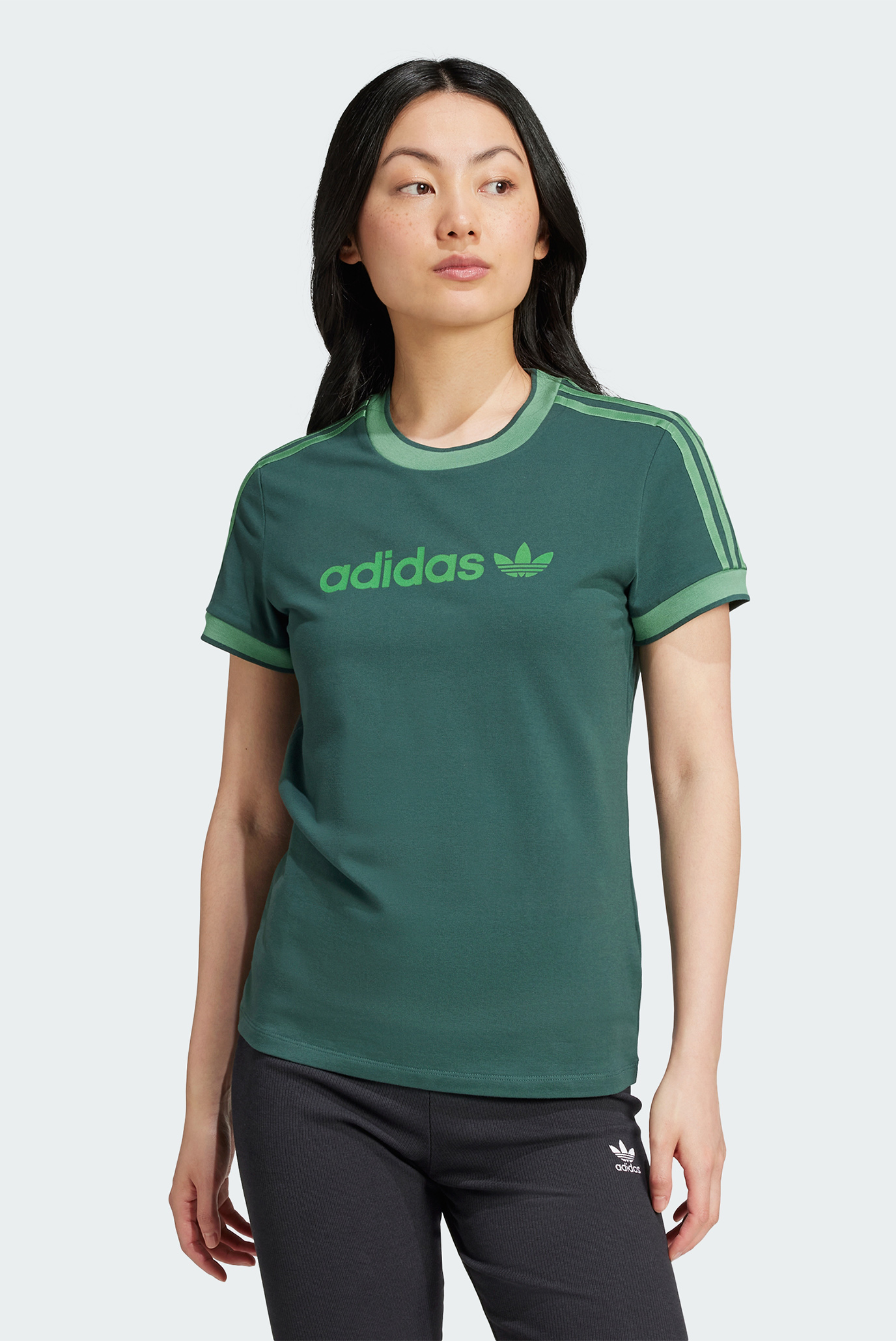 Женская зеленая футболка Graphic Badge Slim 3-Stripes 1