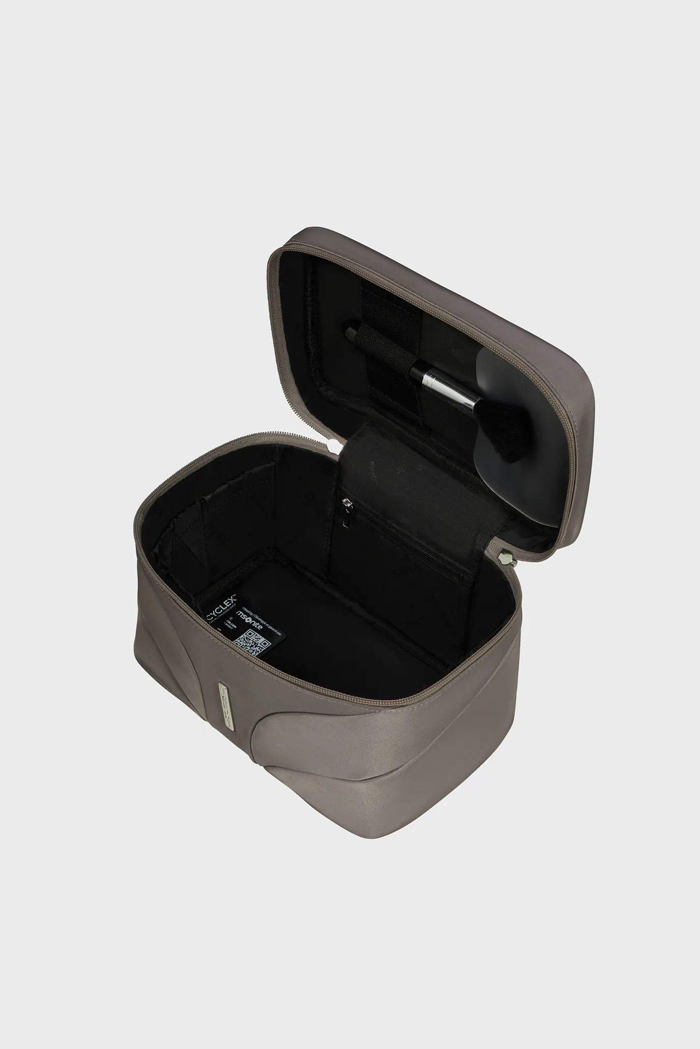 Женский коричневый бьюти-кейс ATTRIX TOILET KIT DUNE 2