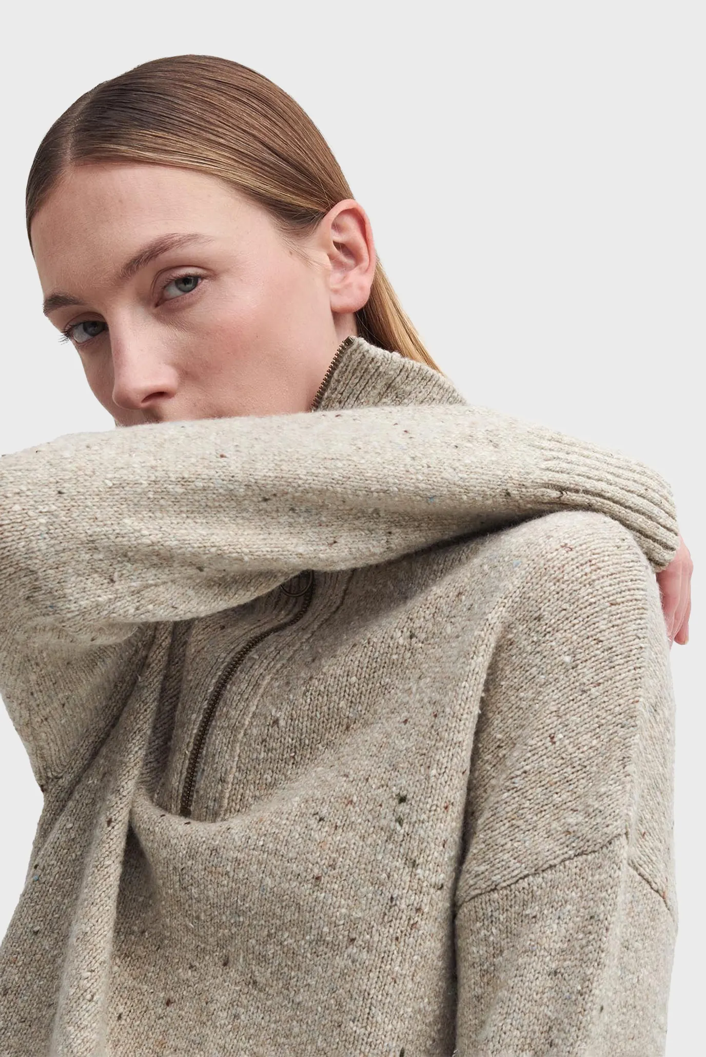 Женская бежевая шерстяная кофта 6