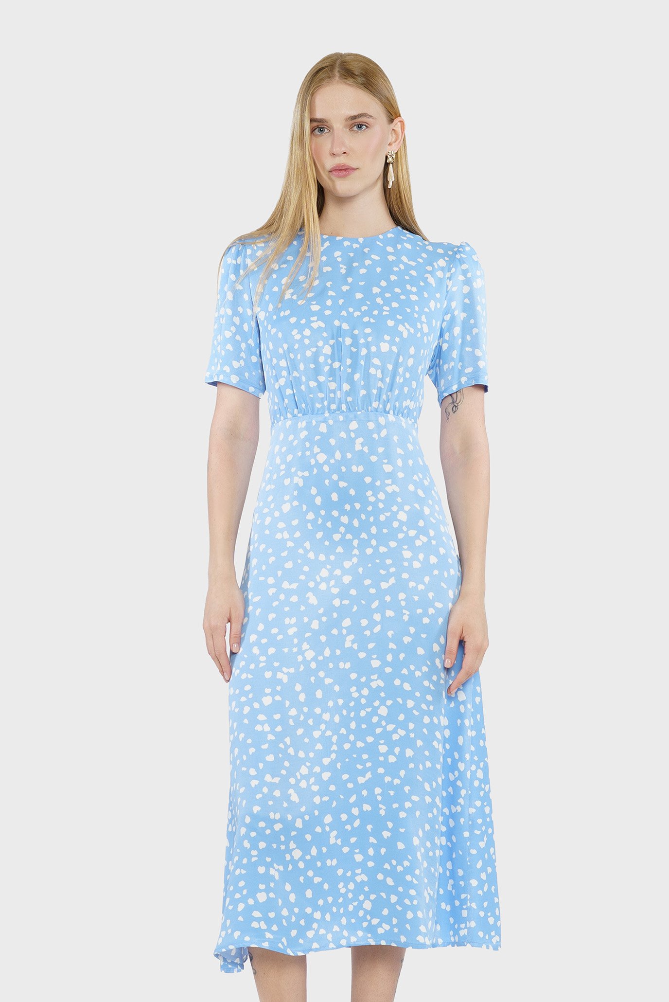 Жіноча блакитна сукня з візерунком 1