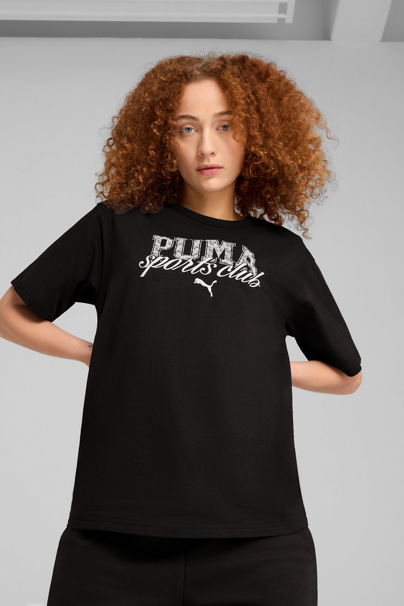 Женская черная футболка PUMA CLASS Relaxed Tee Women 1