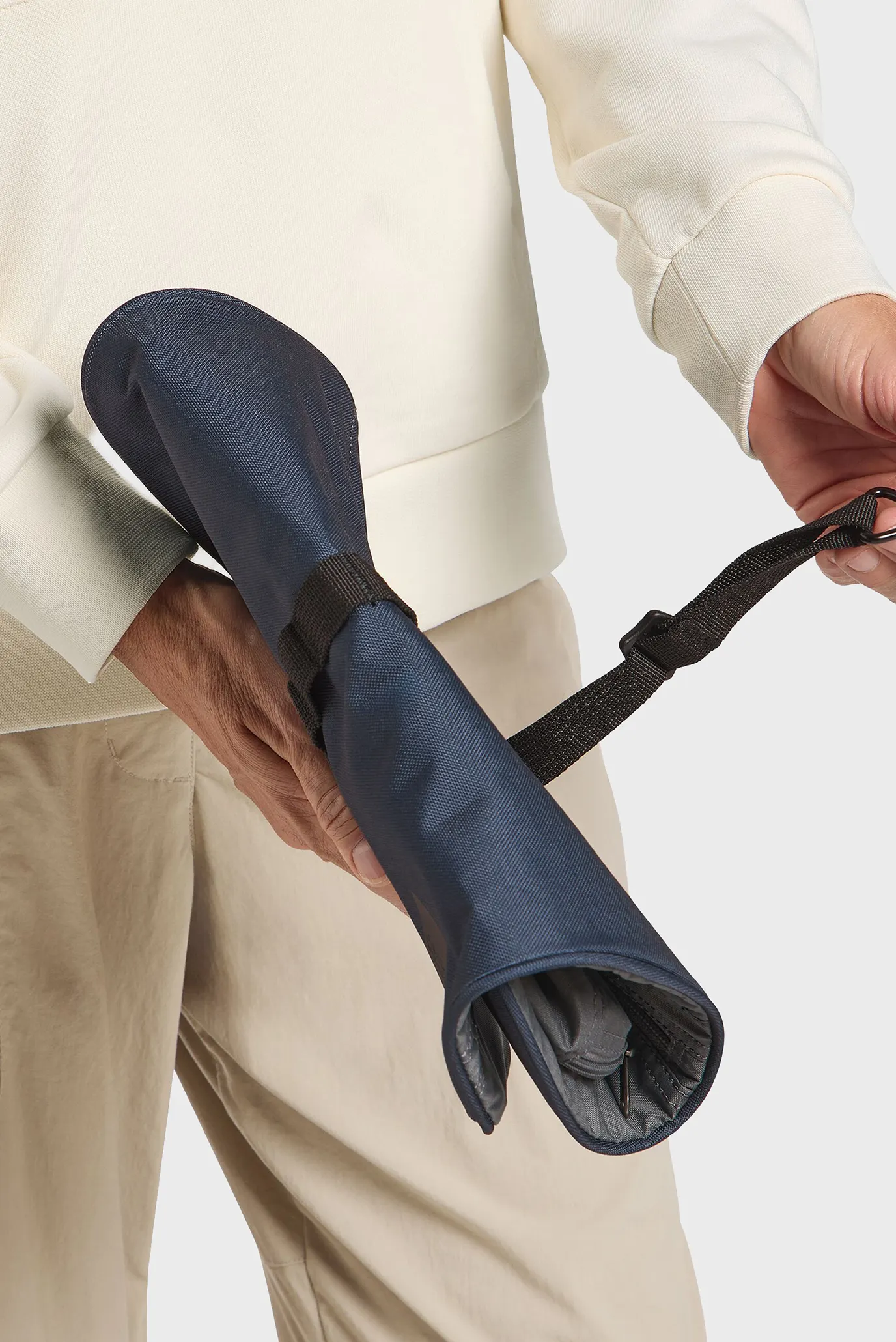 Темно-синяя косметичка 8