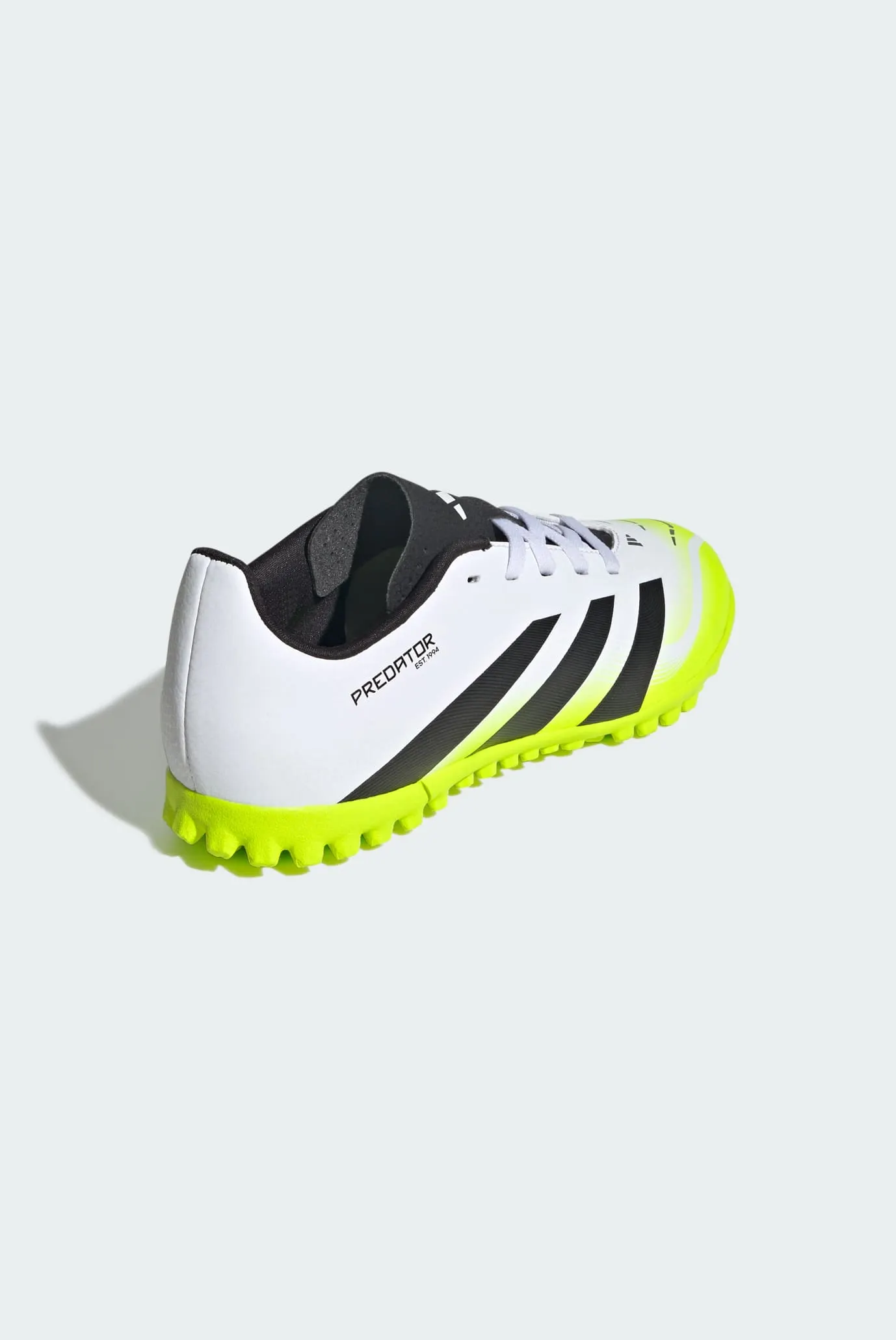 Дитячі білі сороконіжки Predator Club Turf Kids 5