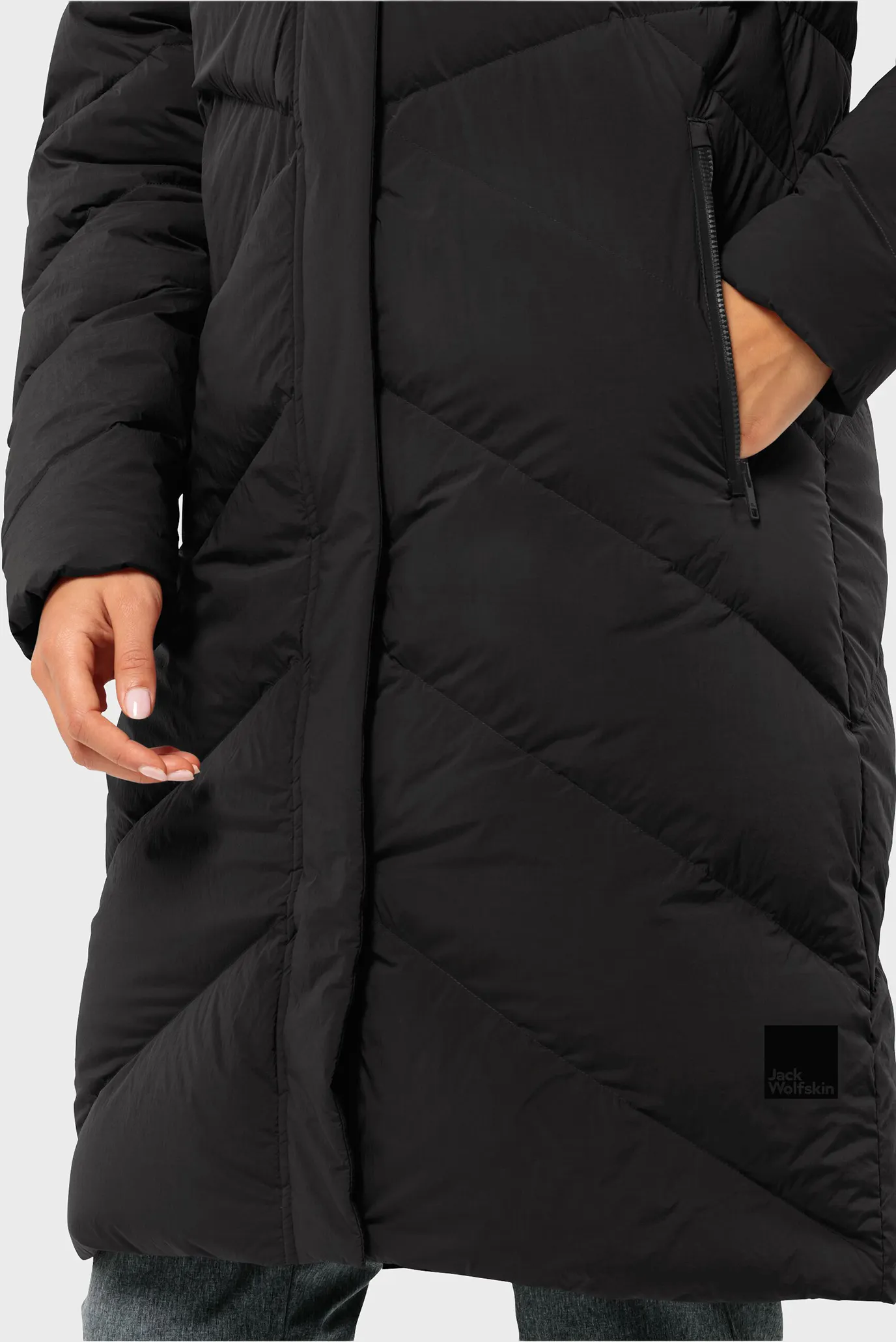 Женский черный пуховик 4