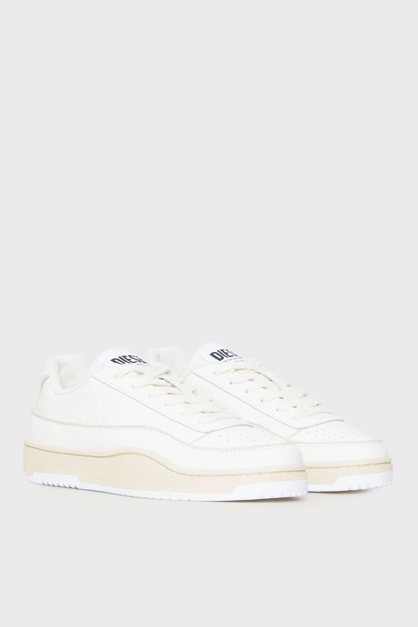 Жіночі білі шкіряні снікерси TRACKER-D 3