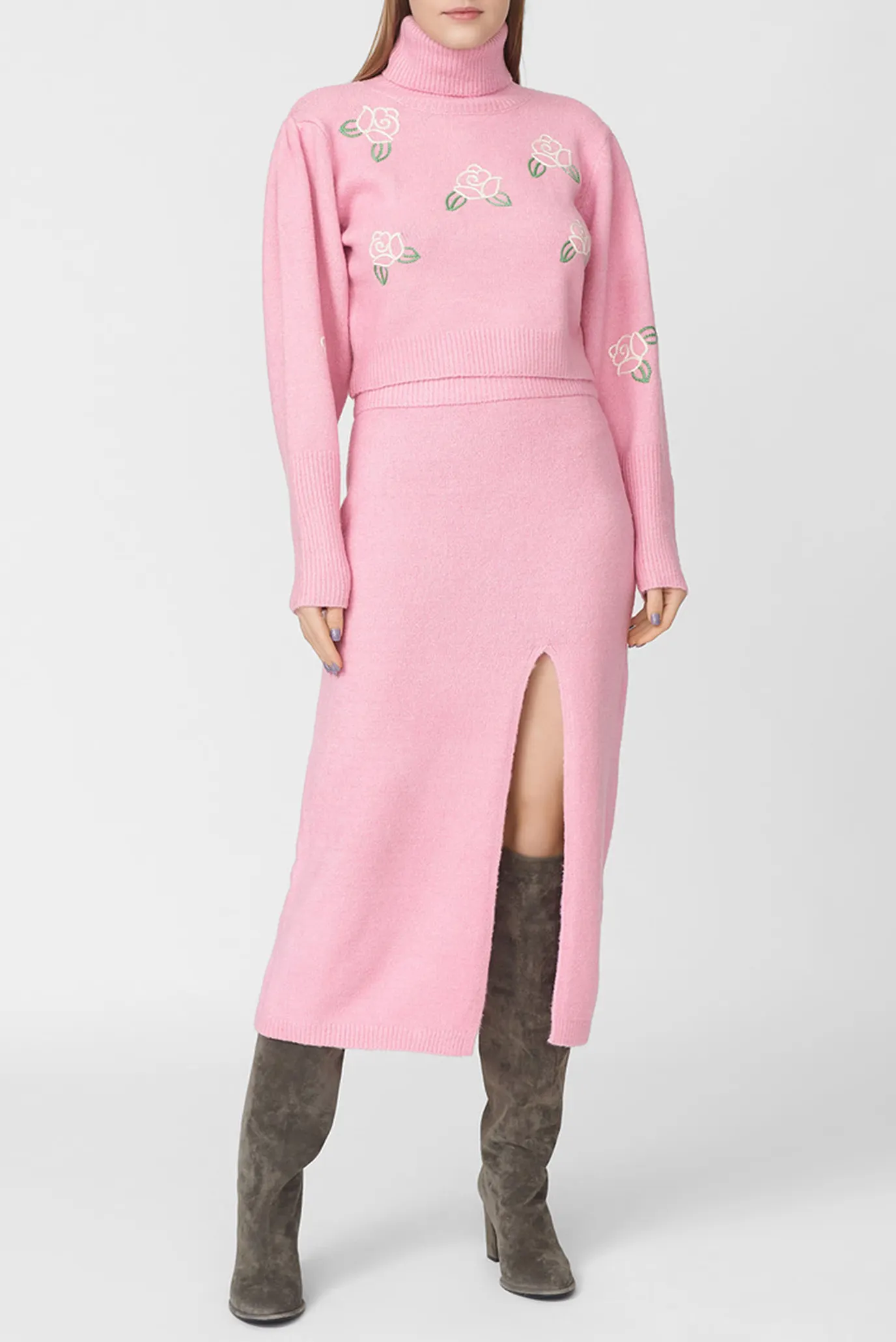 Женский розовый свитер 2