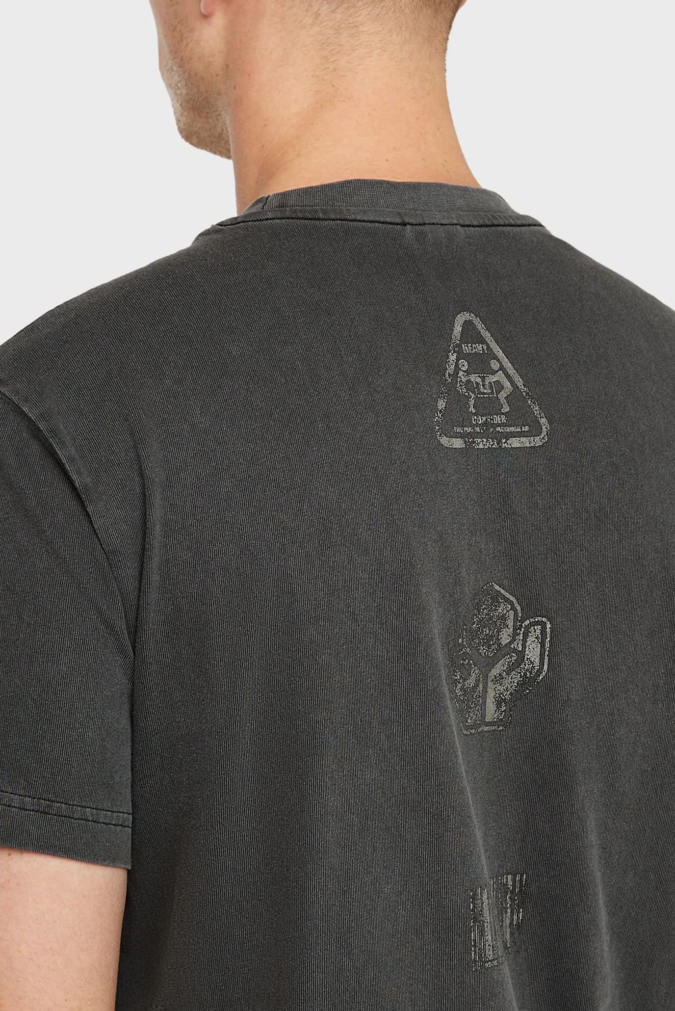 Чоловіча чорна футболка Shipping 5