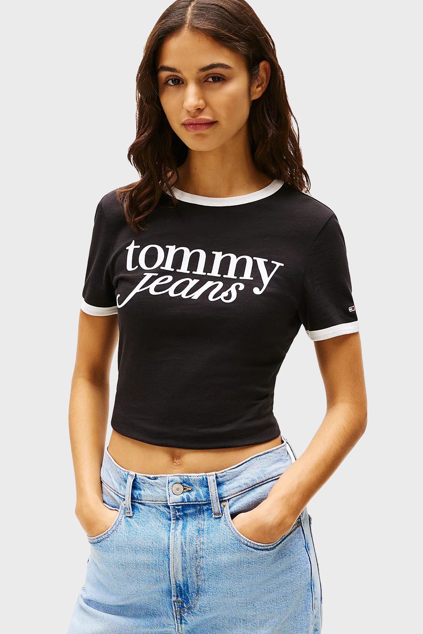 Женская черная футболка TJW SLIM SH SCRIPT RINGR Черный XS Tommy Jeans DW0DW20631 Женская черная футболка TJW SLIM SH SCRIPT RINGR Черный XS Tommy Jeans DW0DW20631