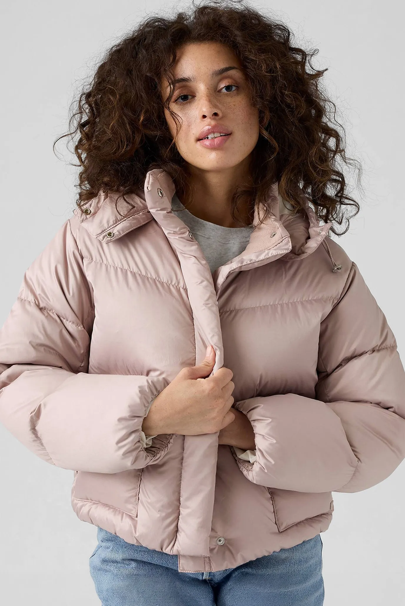 Жіночий пудровий пуховик 4