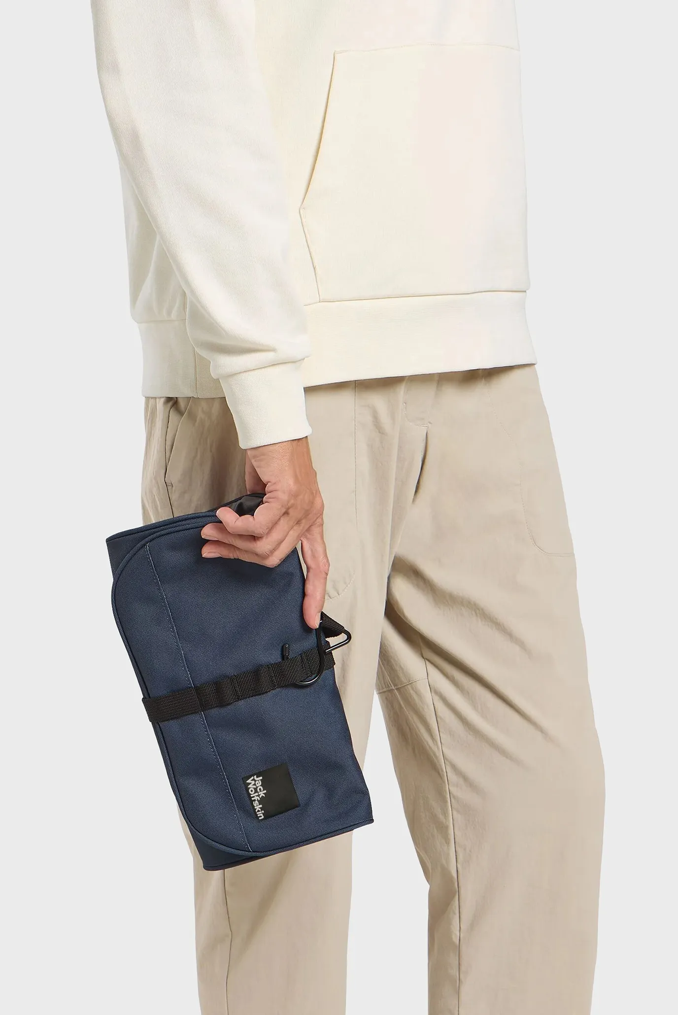 Темно-синяя косметичка 2