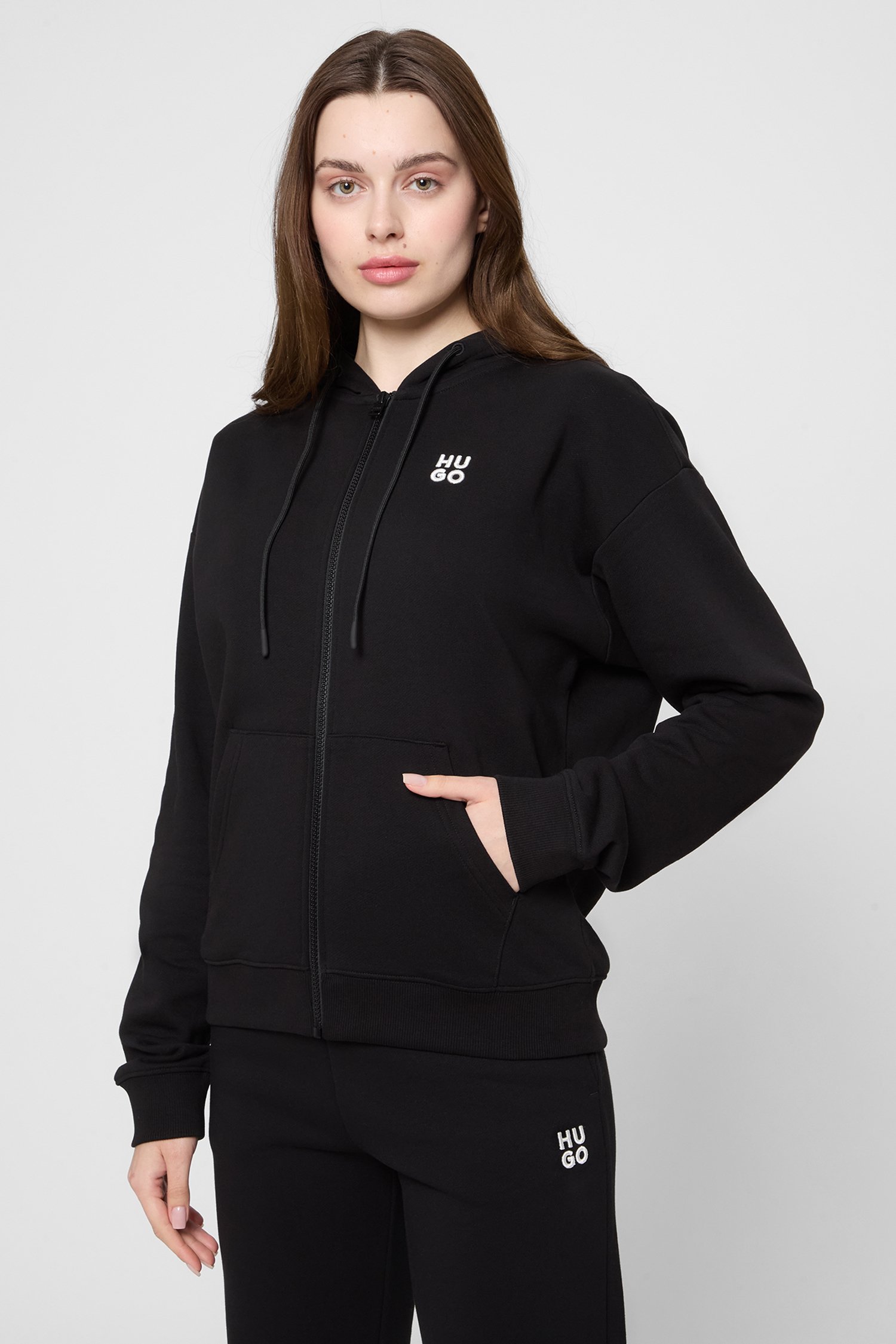 Женское черное худи Черный L HUGO 50535240;001 Женское черное худи Черный L HUGO 50535240;001
