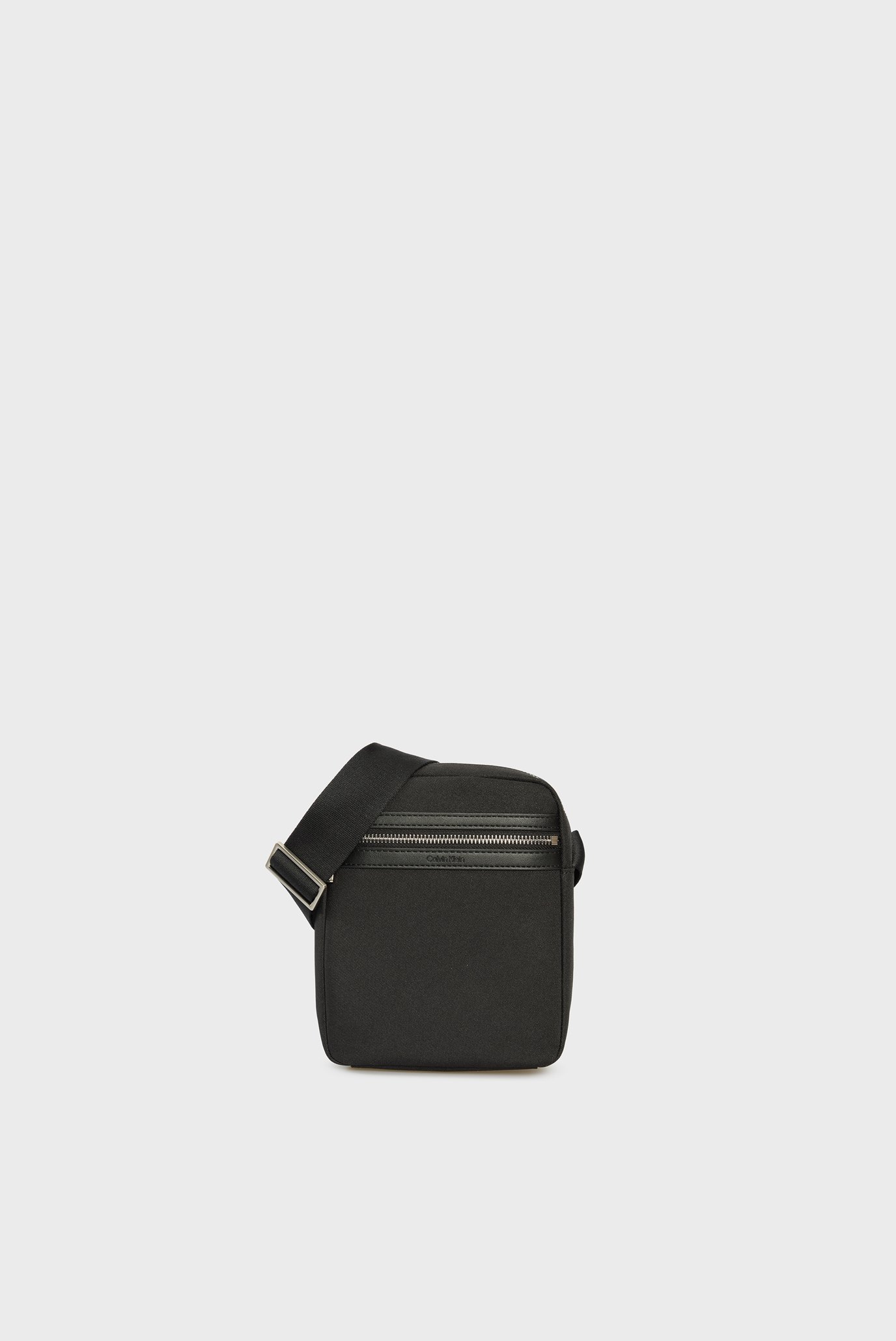 Мужская черная сумка CONTRAST REPORTER Черный ONESIZE Calvin Klein LV04D3175G Мужская черная сумка CONTRAST REPORTER Черный ONESIZE Calvin Klein LV04D3175G