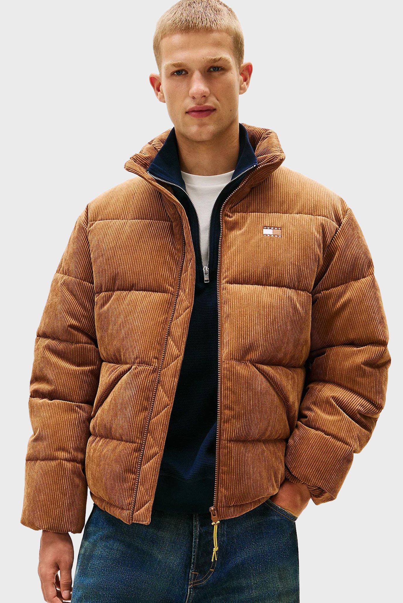 Мужская коричневая вельветовая куртка VAIL CORD PUFFER Коричневый L Tommy Jeans DM0DM22031 Мужская коричневая вельветовая куртка VAIL CORD PUFFER Коричневый L Tommy Jeans DM0DM22031