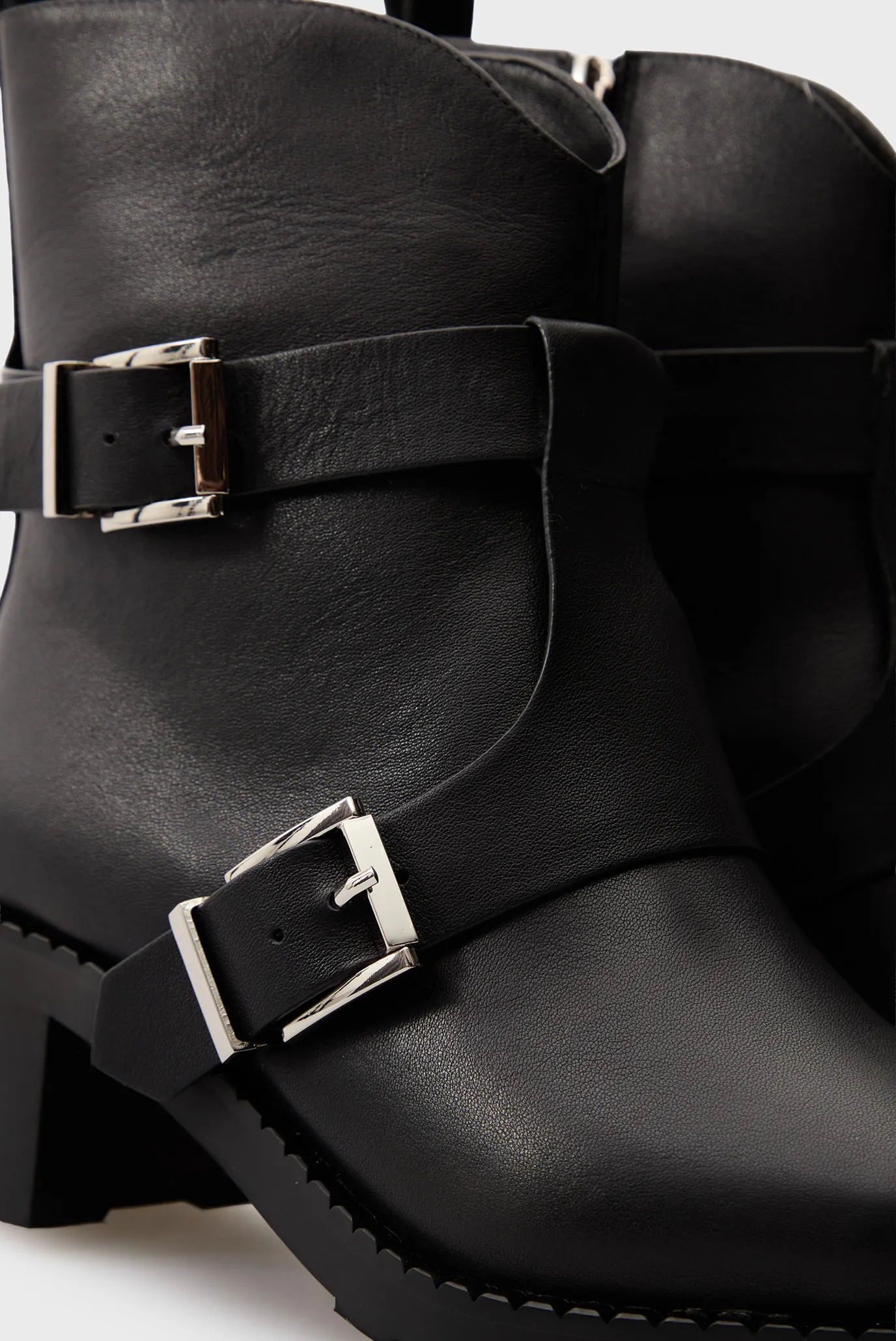 Женские черные кожаные ботильоны Claudine 2