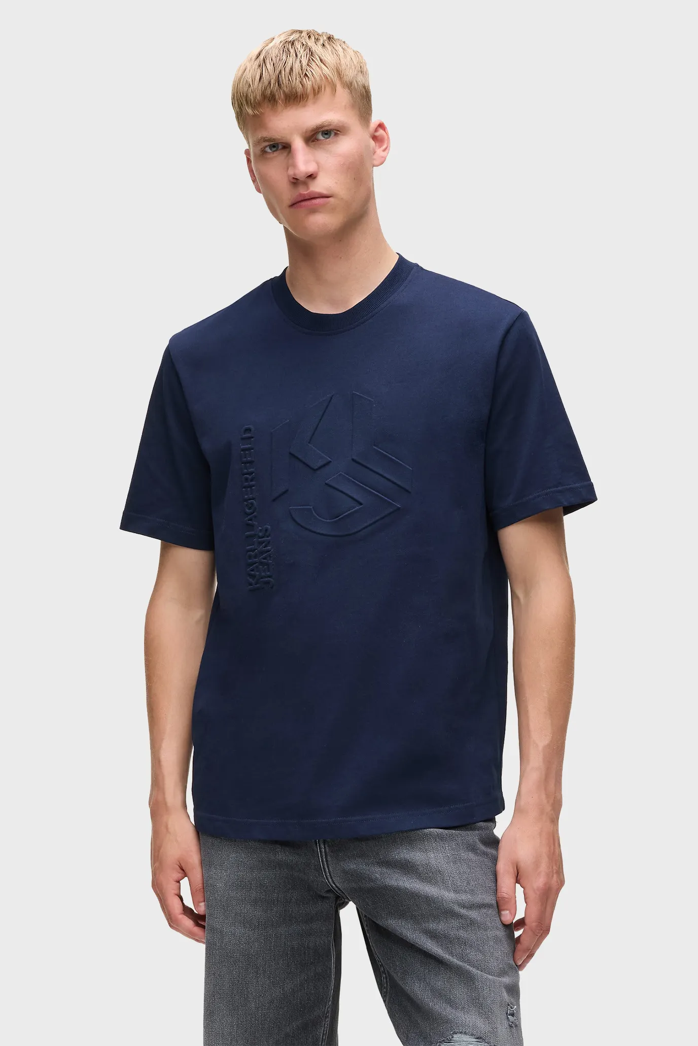 Чоловіча темно-синя футболка embossed 1