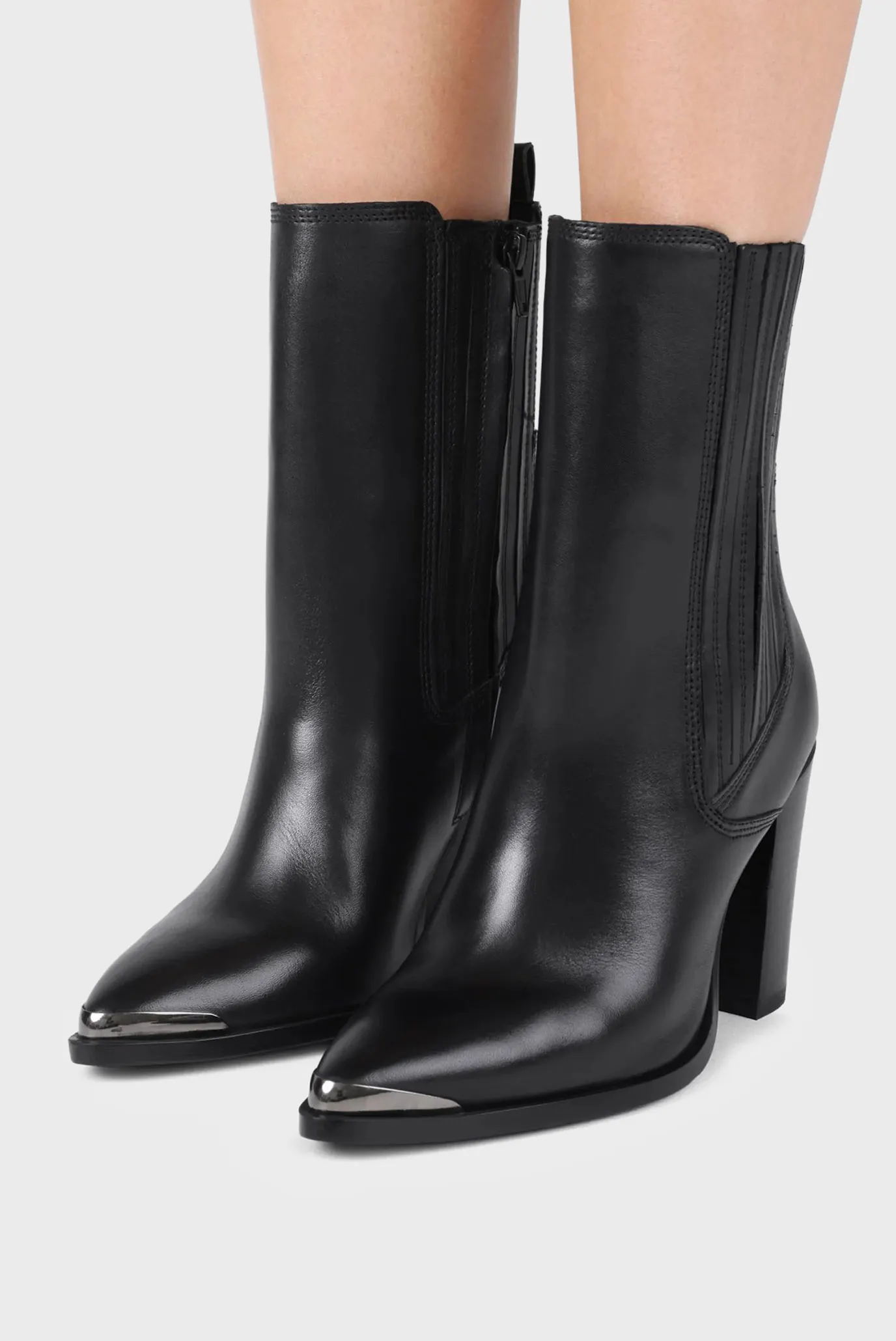 Жіночі чорні шкіряні ботильйони New-Americana 6