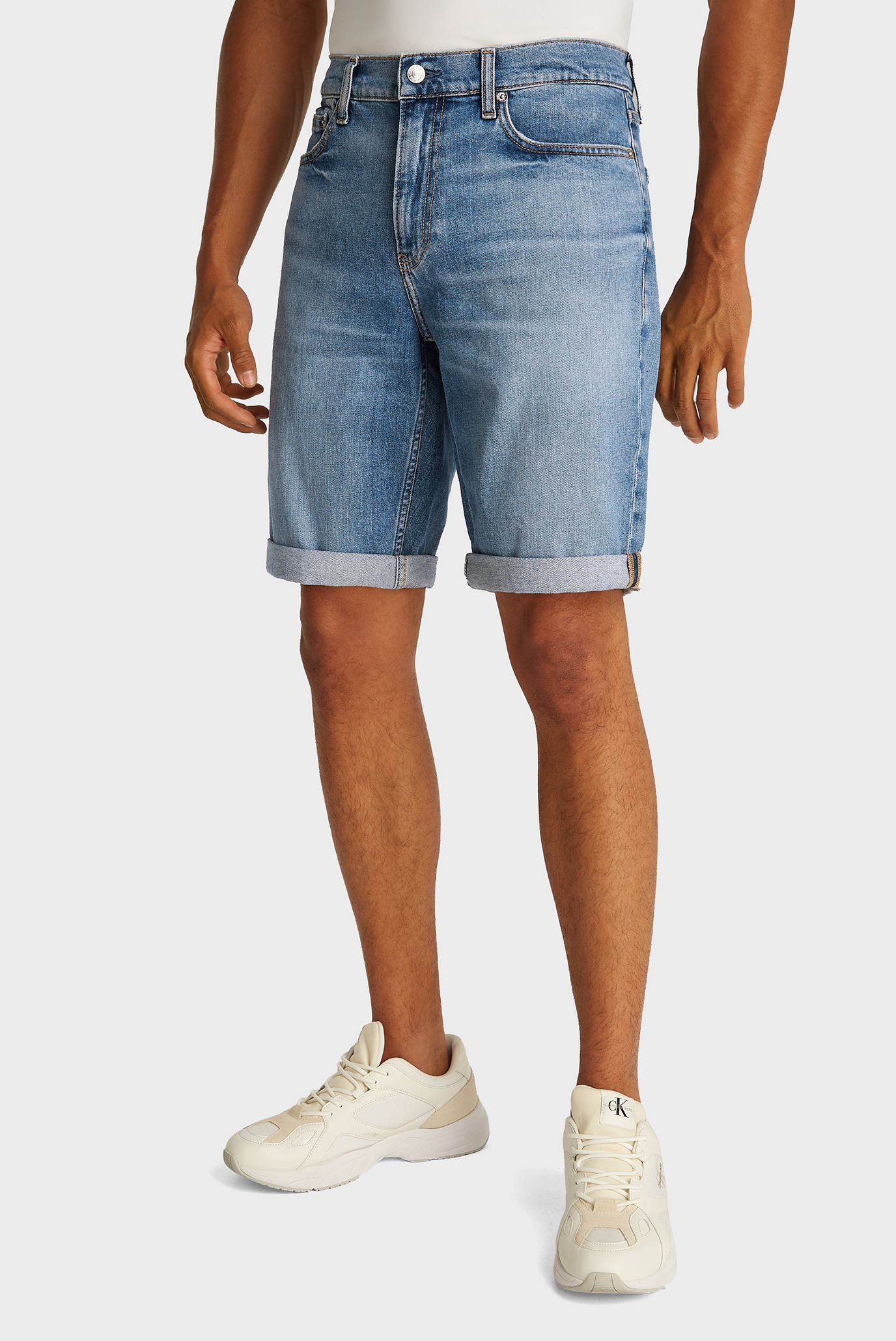 Мужские голубые джинсовые шорты SLIM Голубой 38 Calvin Klein Jeans J30J327516 Мужские голубые джинсовые шорты SLIM Голубой 38 Calvin Klein Jeans J30J327516
