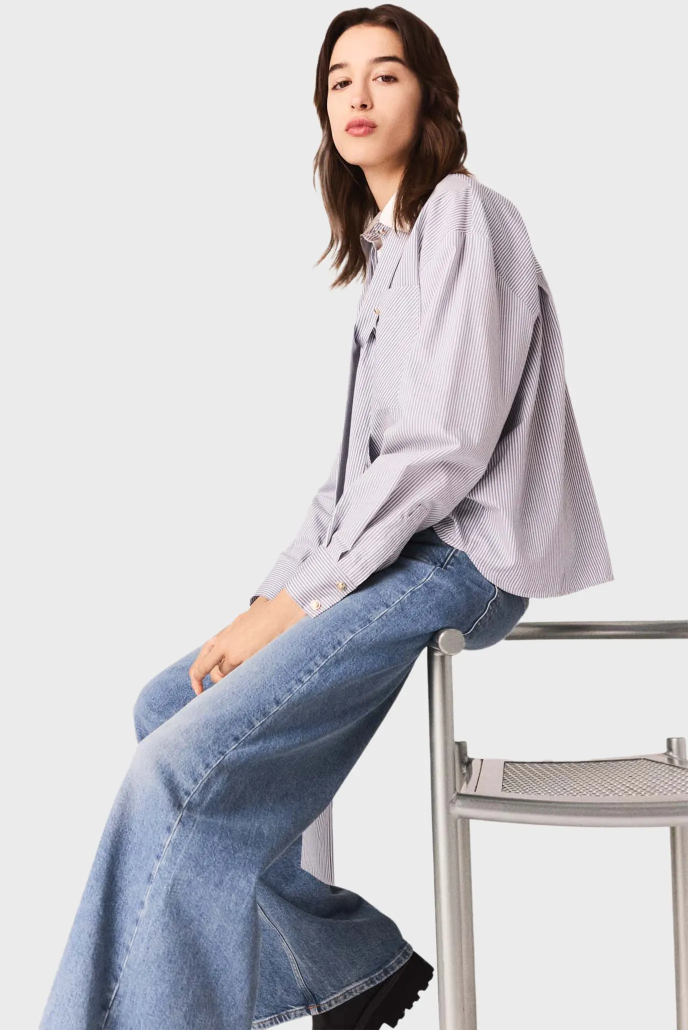 Жіноча блакитна сорочка у смужку 5